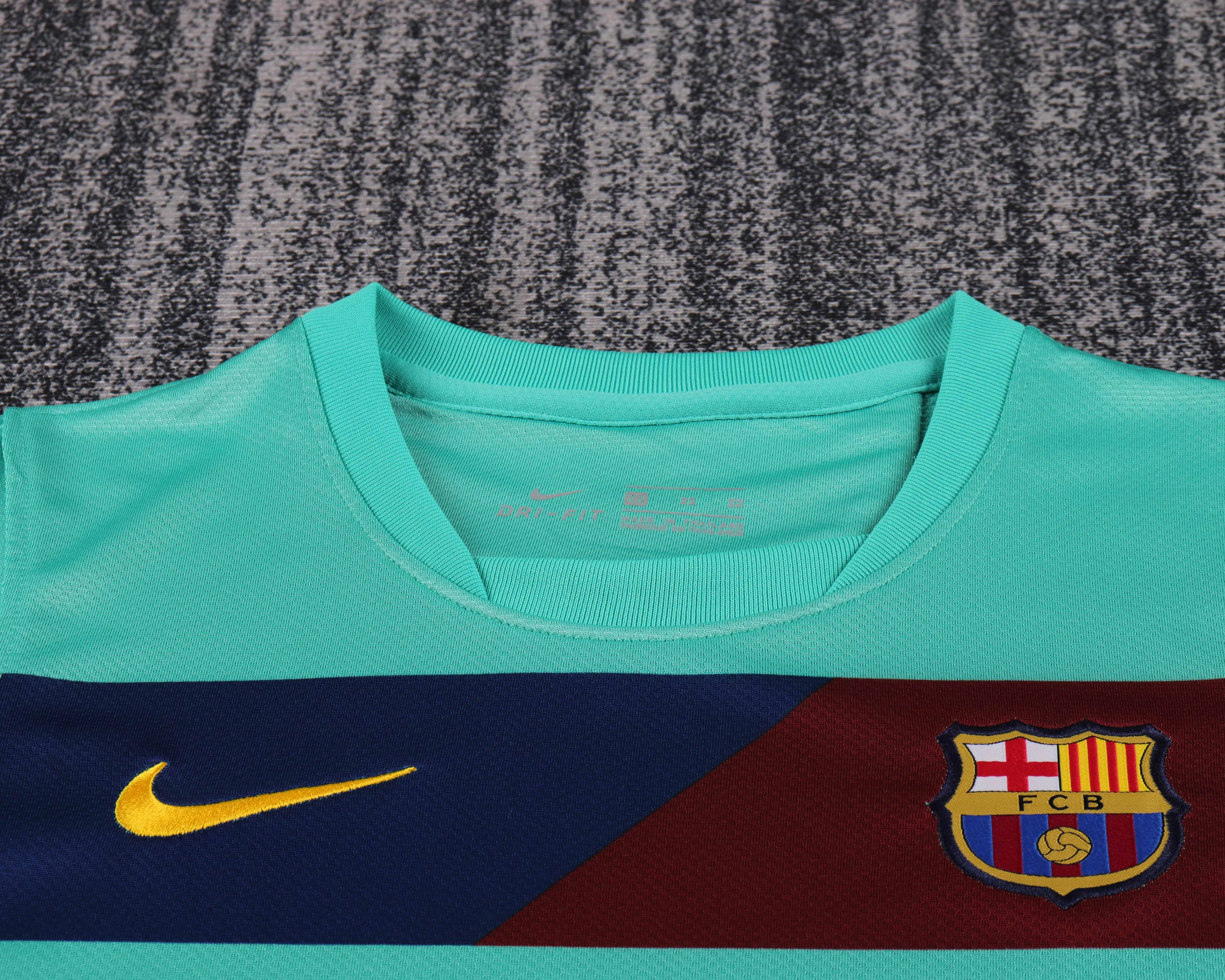 2010-11 Barcelona Away Retro Shirt - Kids Sizes view 8