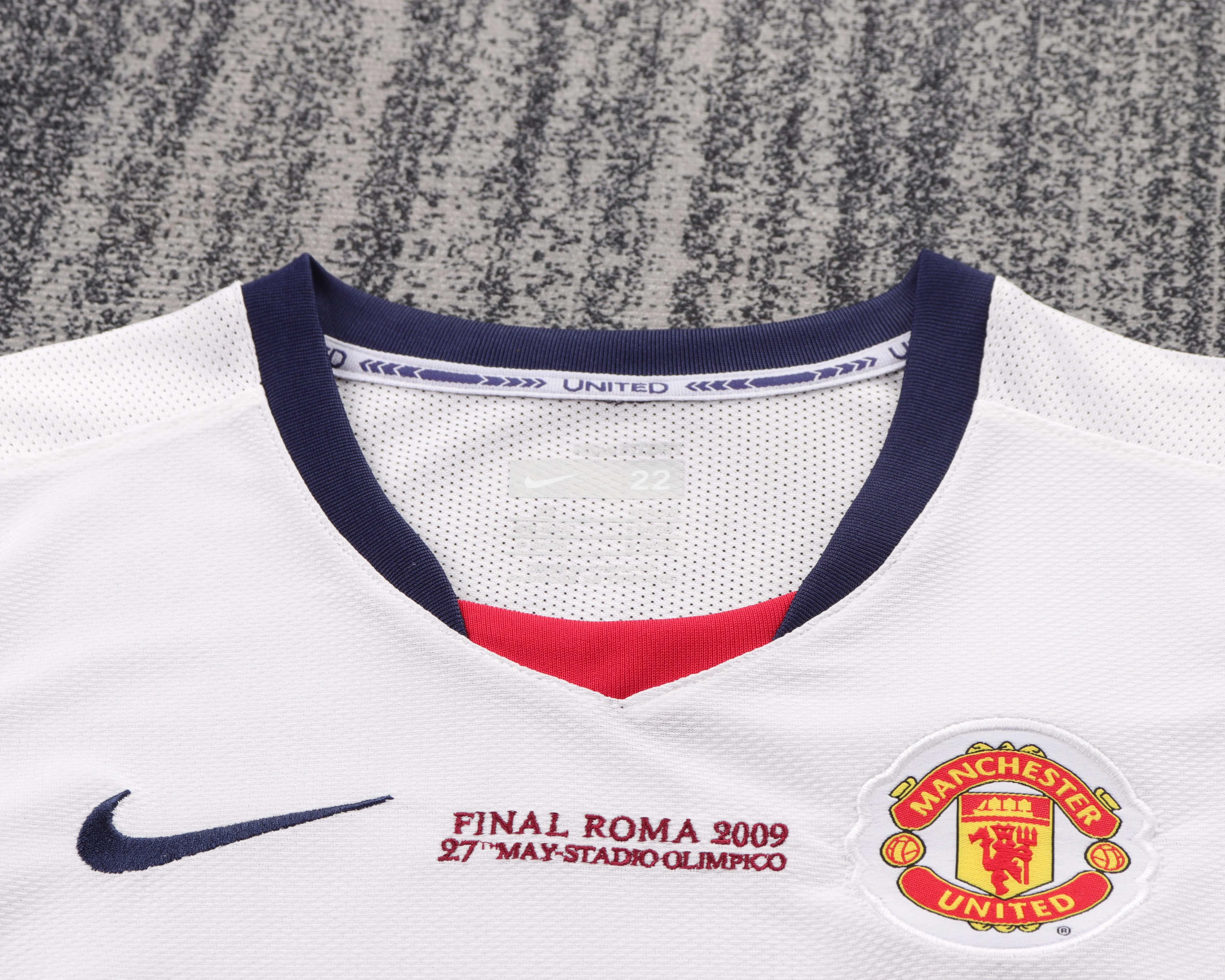 2008-09 Manchester United Away Champions League Retro Shirt - Kids Sizes view 11