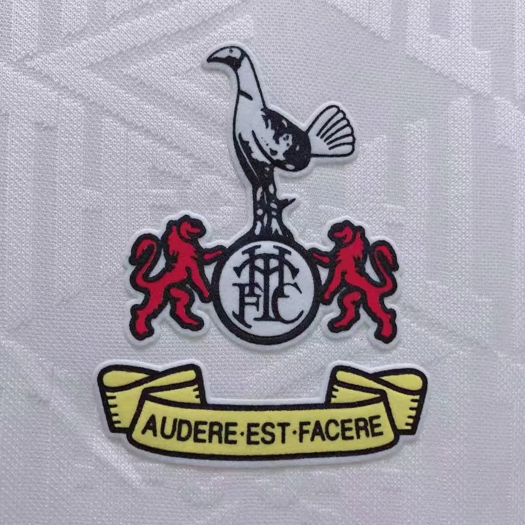 1991-93 Tottenham Hotspur Home Retro Kit view 8