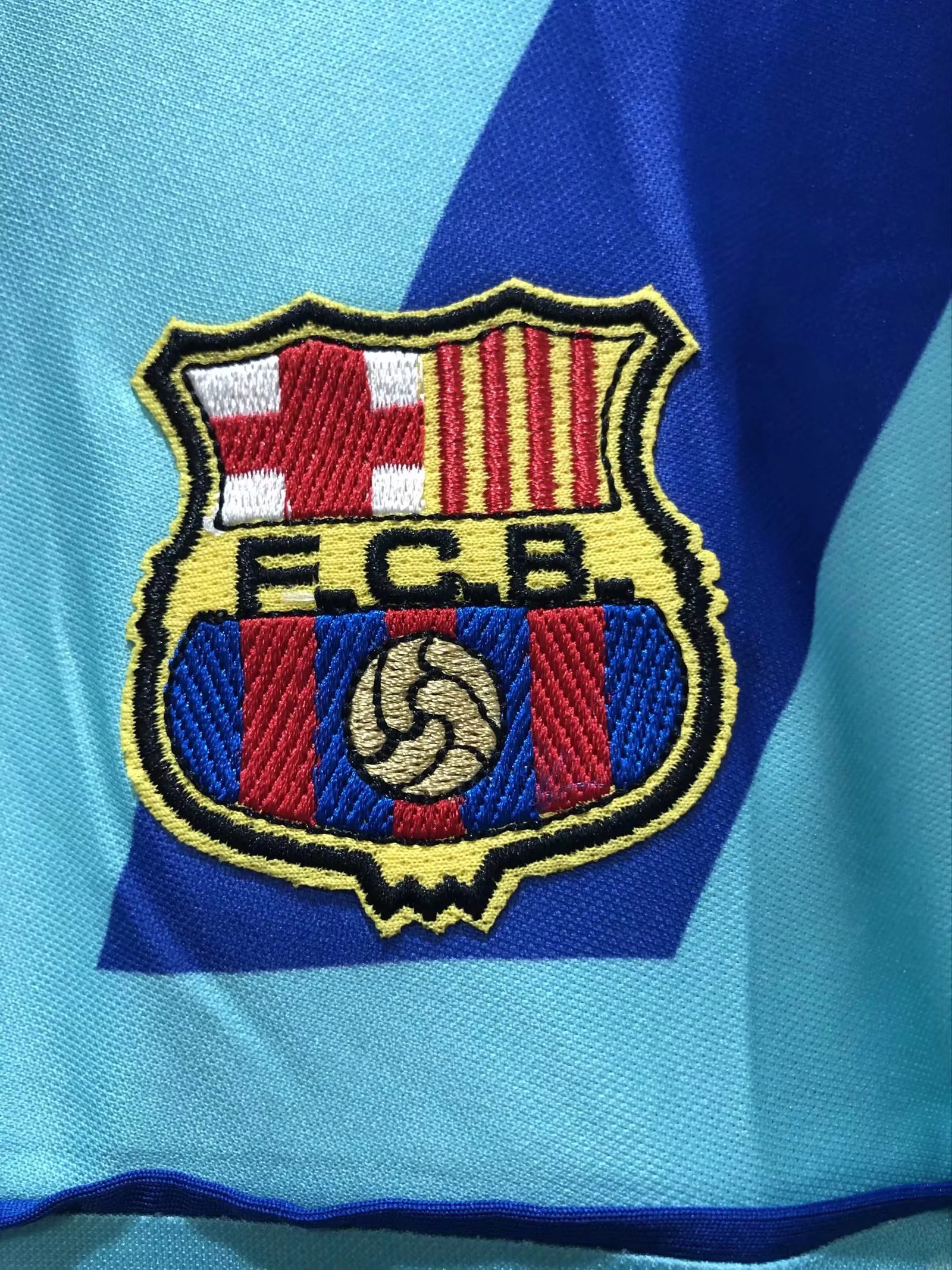 1992-95 Barcelona Away Retro Jersey view 5