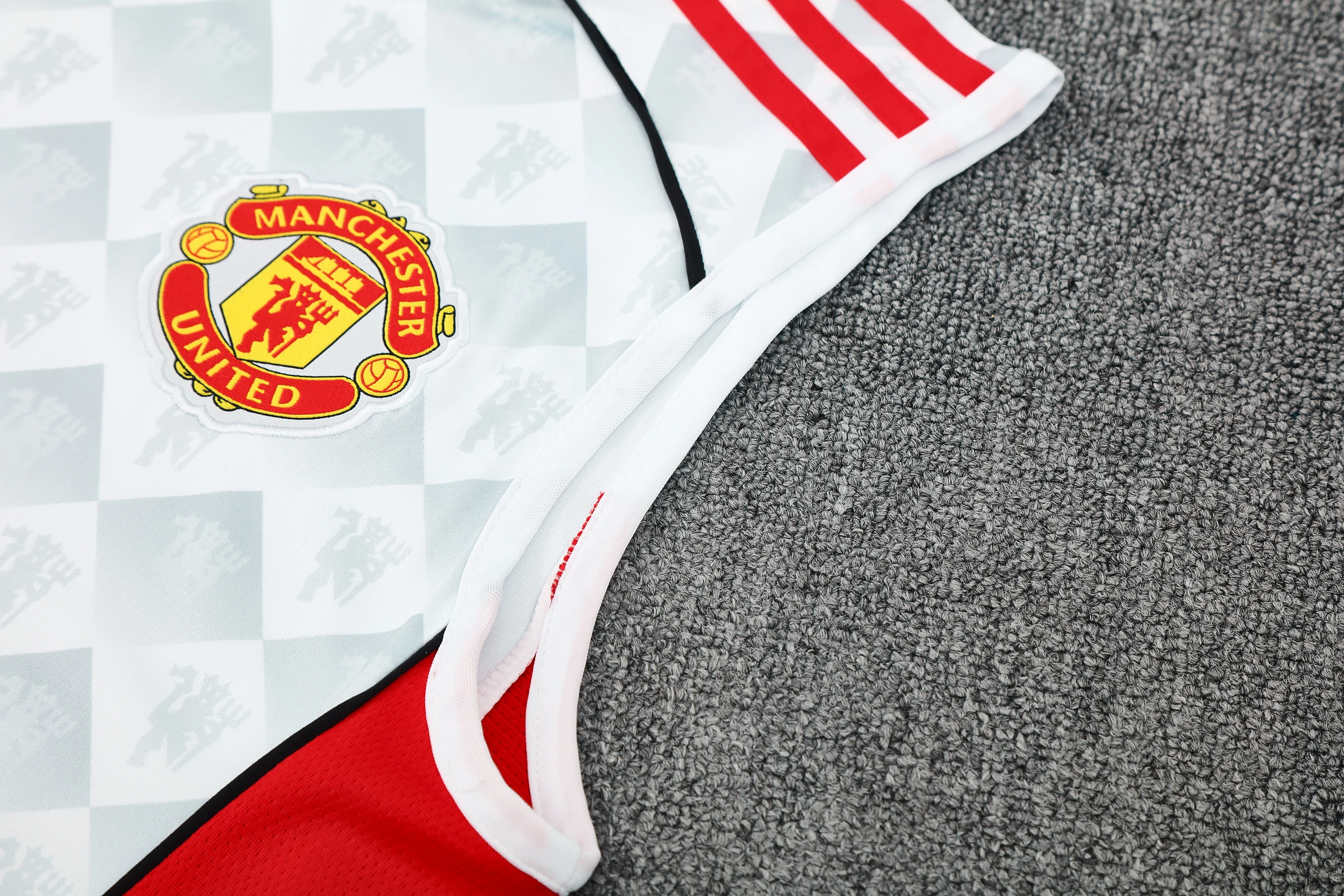 2025-26 Manchester United training vest jersey view 14