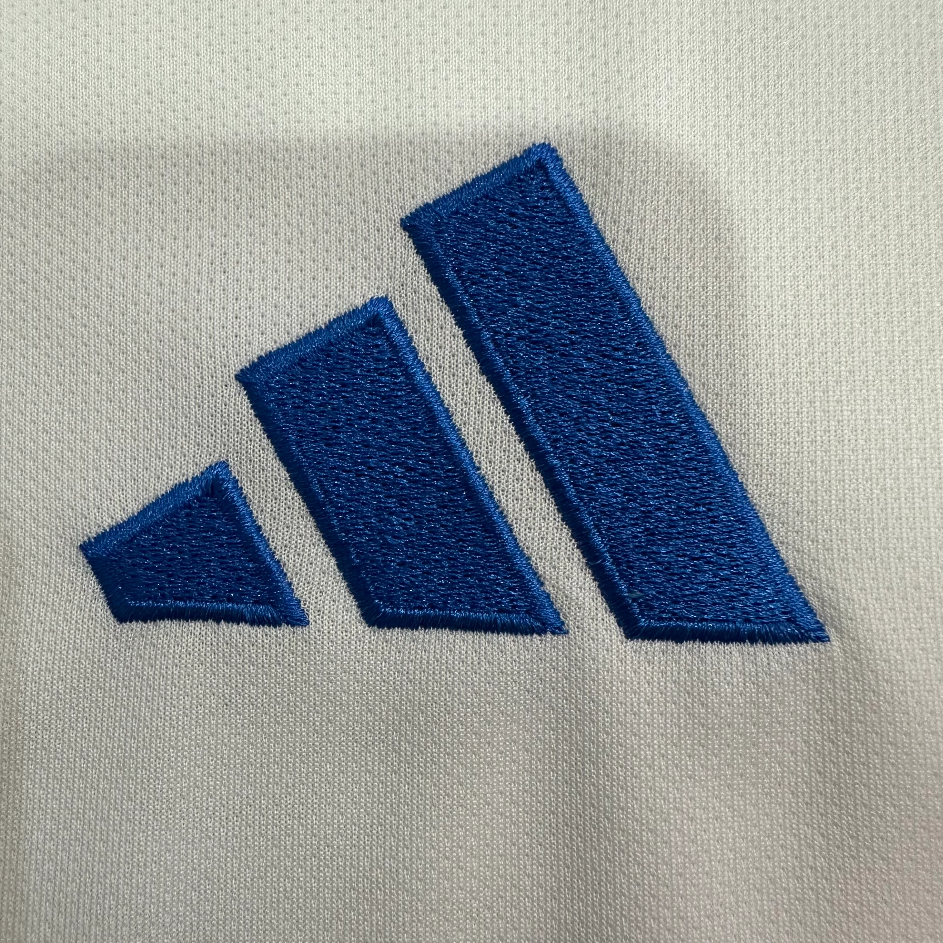 2025-26 Leeds United Home Kit view 5
