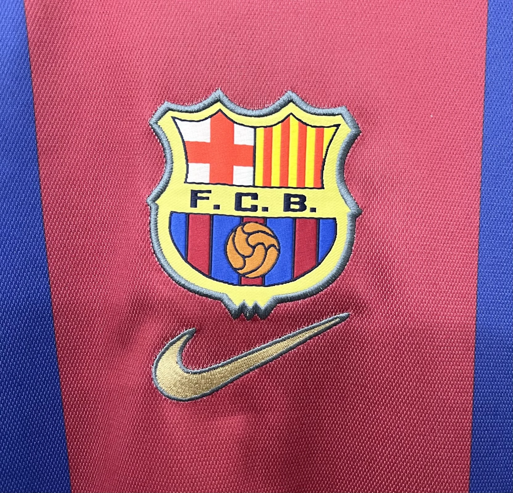 1998-99 Barcelona Home Retro Jersey view 4