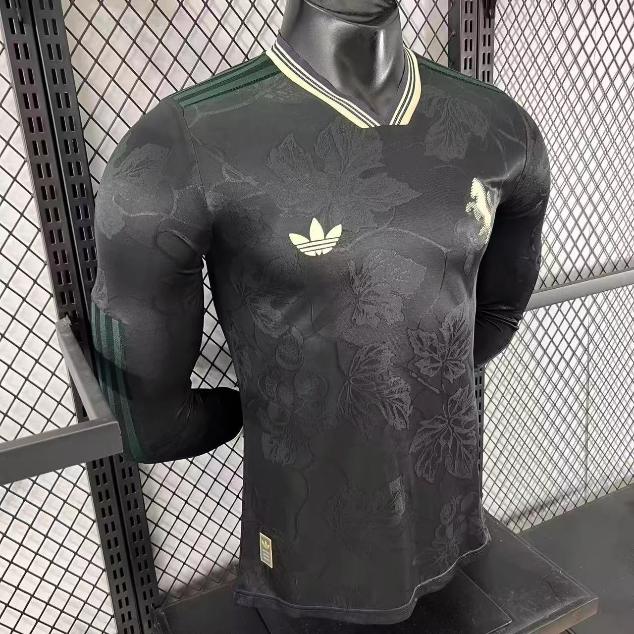 2025-26 Juventus Second Away Long-Sleeve Jersey - Player Version view 8