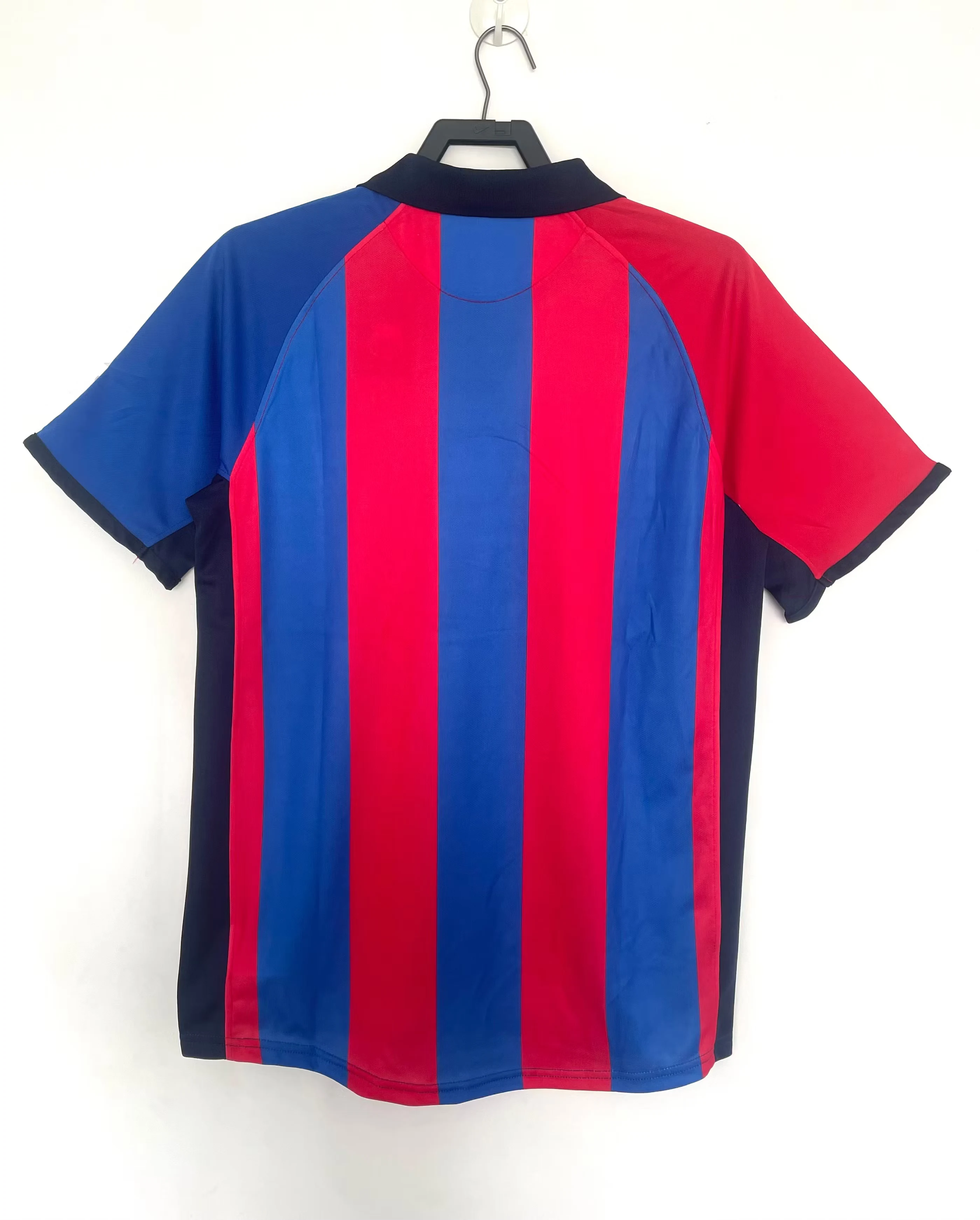 2001-02 Barcelona Home Retro Jersey view 2