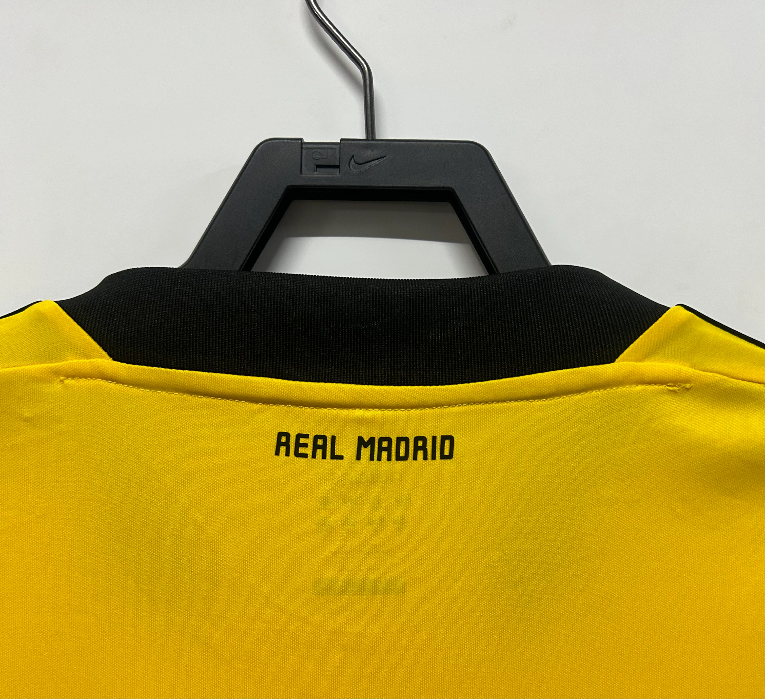 2011-12 Real Madrid Yellow Goalkeeper Retro Jersey view 8