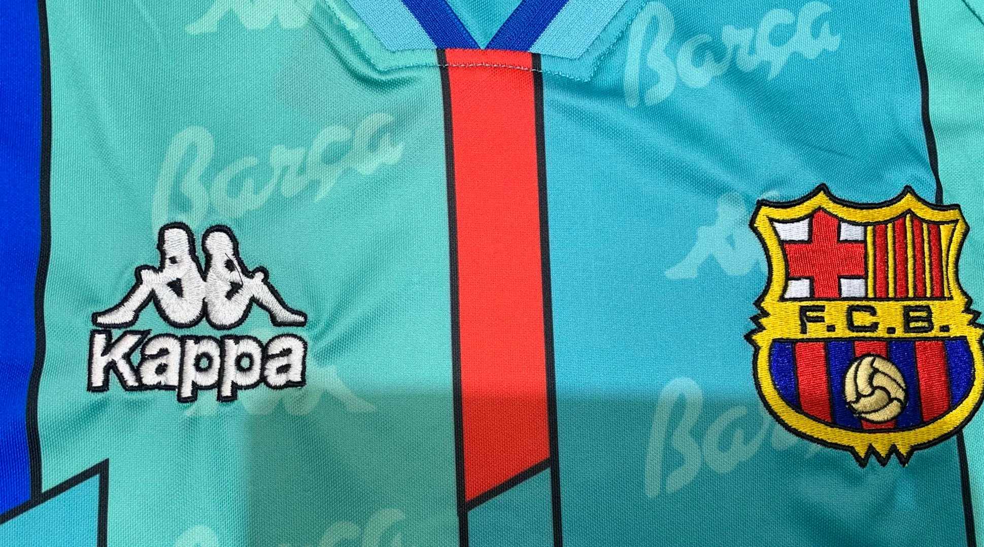 1996-97 Barcelona away long sleeve retro jersey view 3