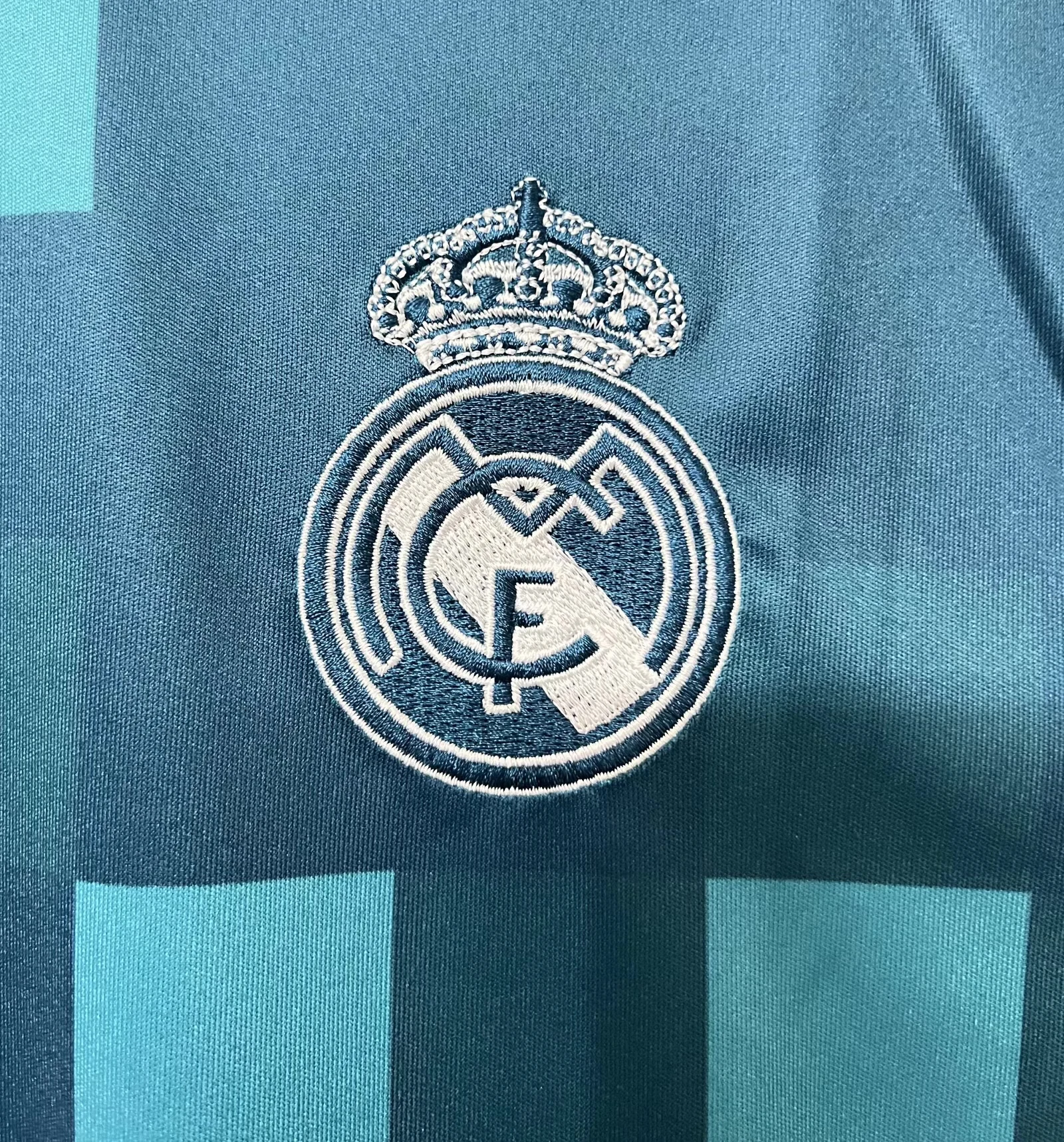 2017-18 Real Madrid Second Away Retro Jersey view 4
