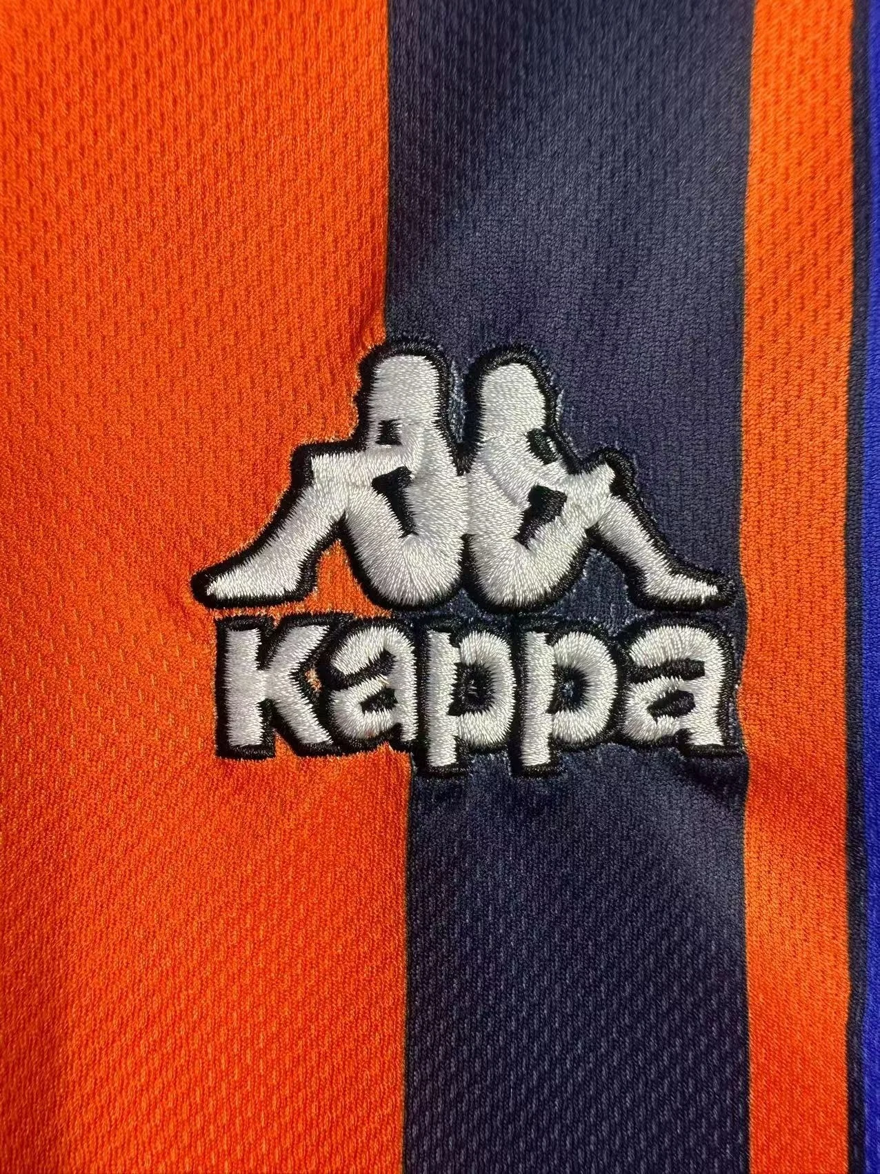 1997-98 Barcelona Away Retro Jersey view 5
