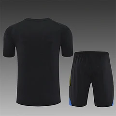 2025-26 Manchester United black short-sleeved training jersey view 2