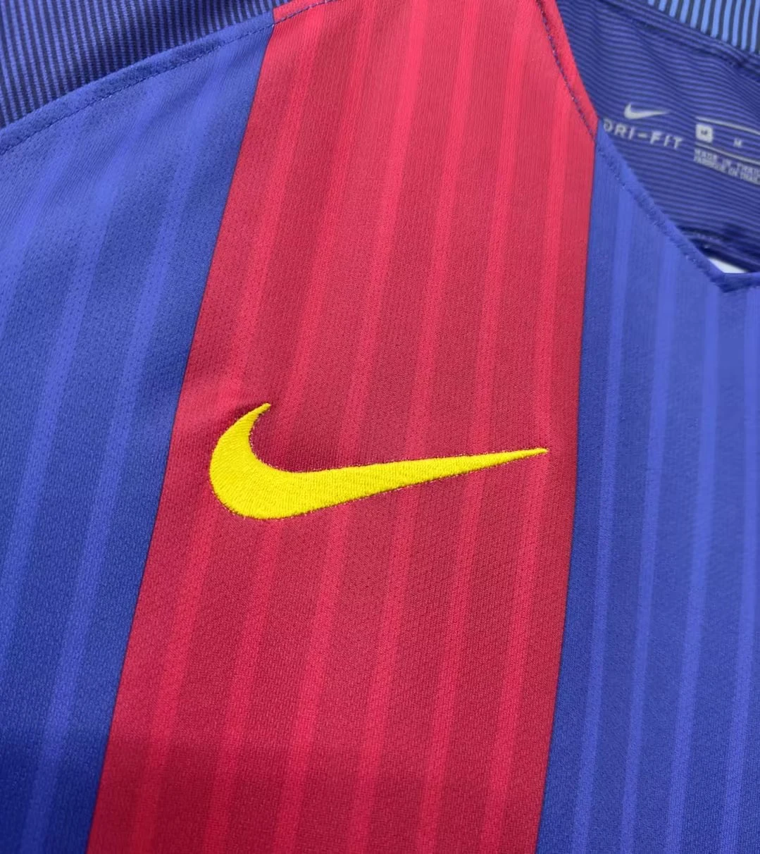 2016-17 Barcelona Home Retro Jersey view 6