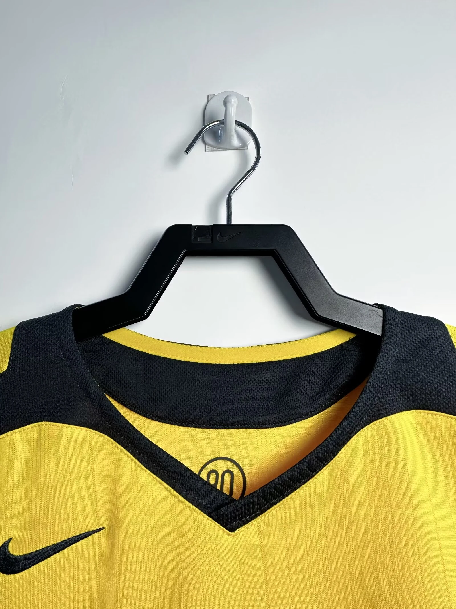 2005-06 Arsenal Away Retro Shirt view 7