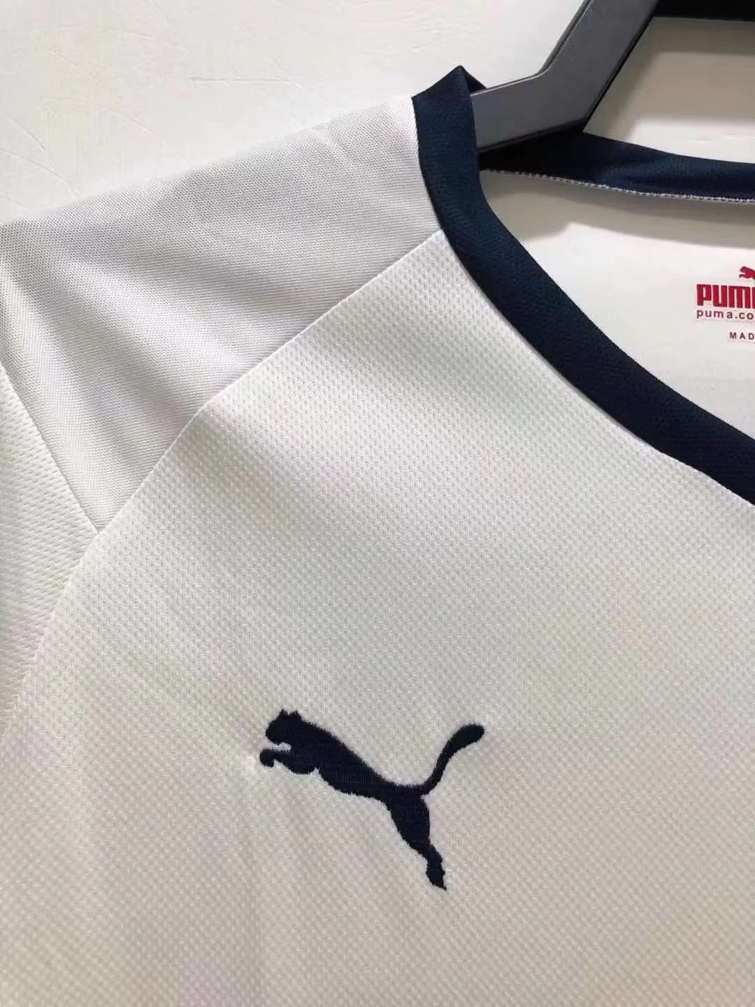 2008-09 Tottenham Hotspur Home Retro Jersey view 9
