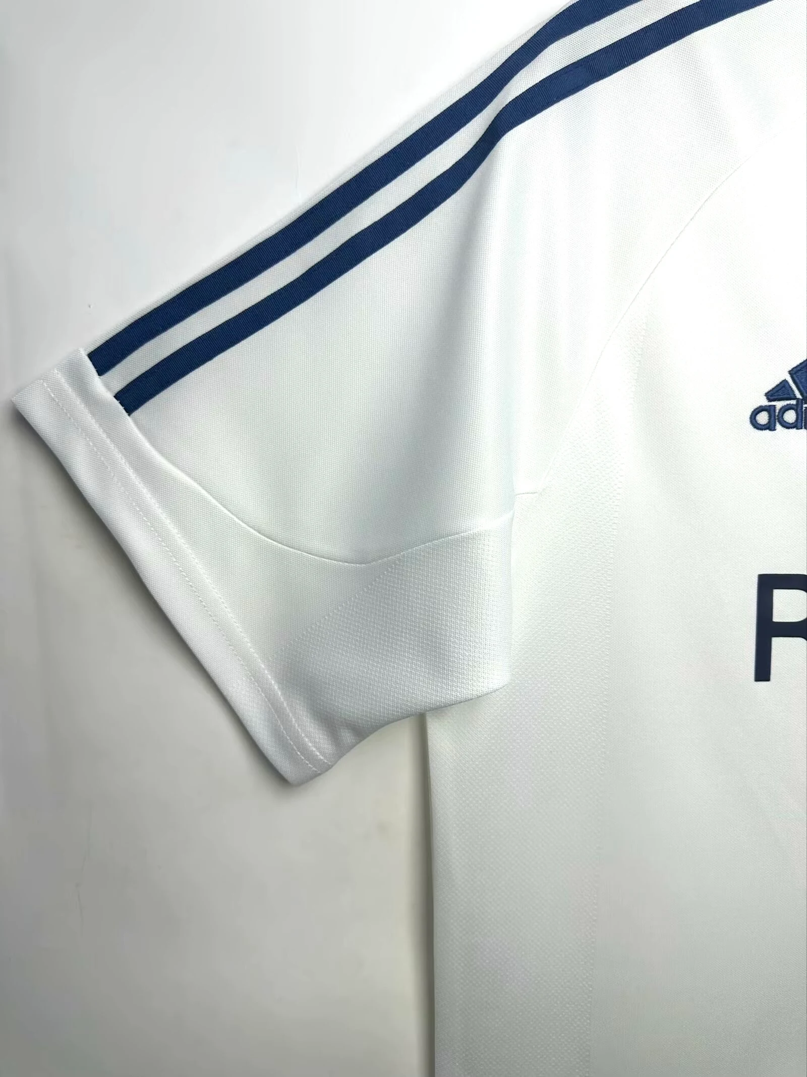 2001-02 Real Madrid Home Retro Jersey view 6