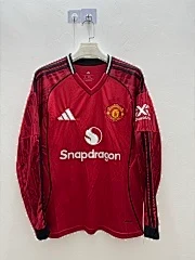 2025-26 Manchester United home long-sleeved jersey. view 3