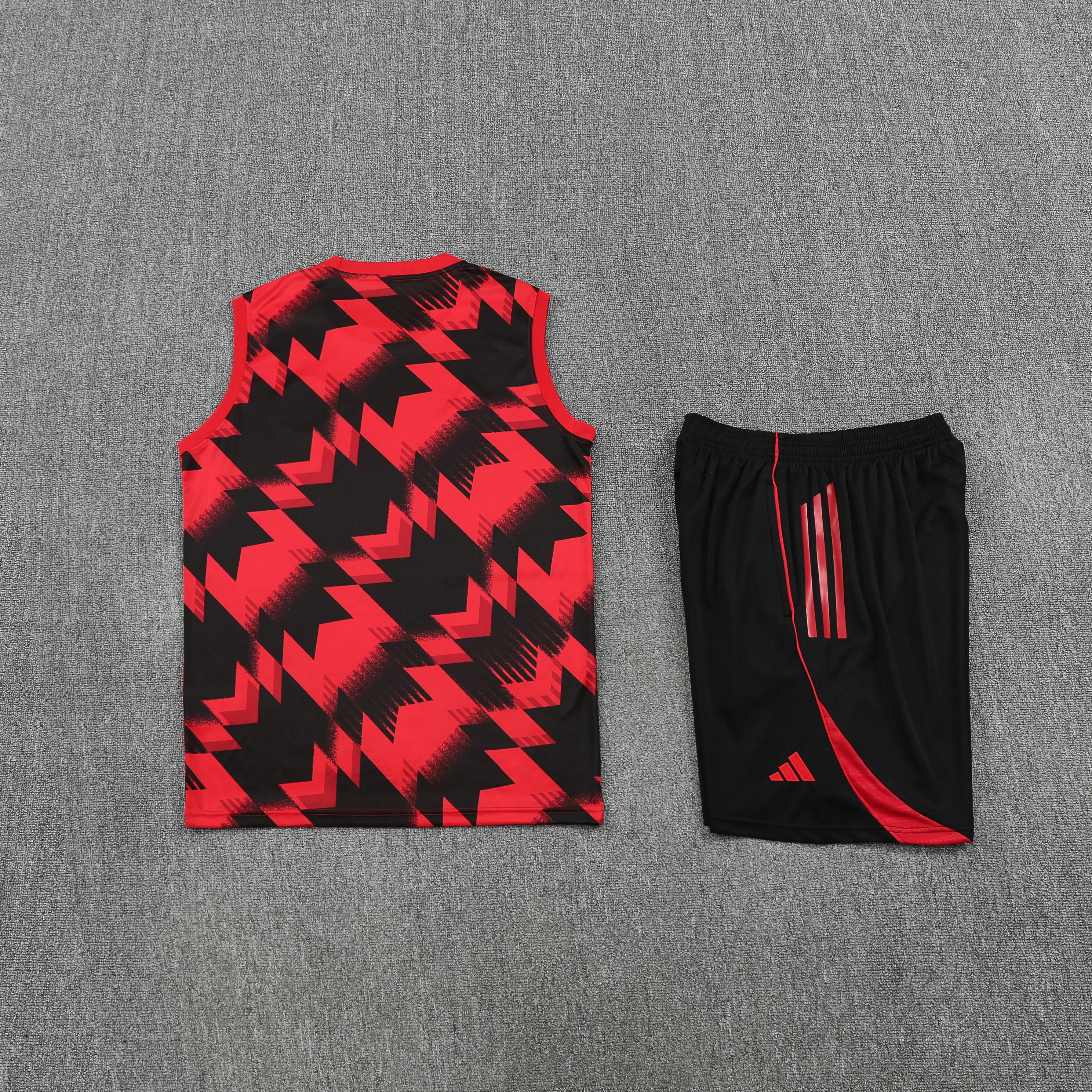 2025-26 Manchester United training vest jersey view 10