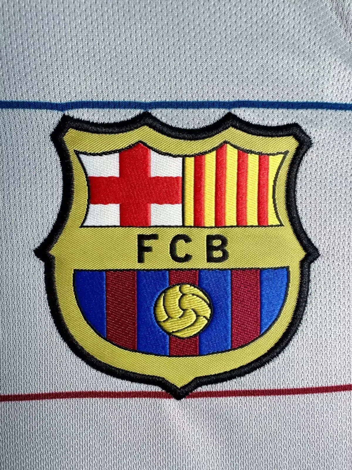 2003-04 Barcelona Away Long Sleeve Retro Jersey view 3