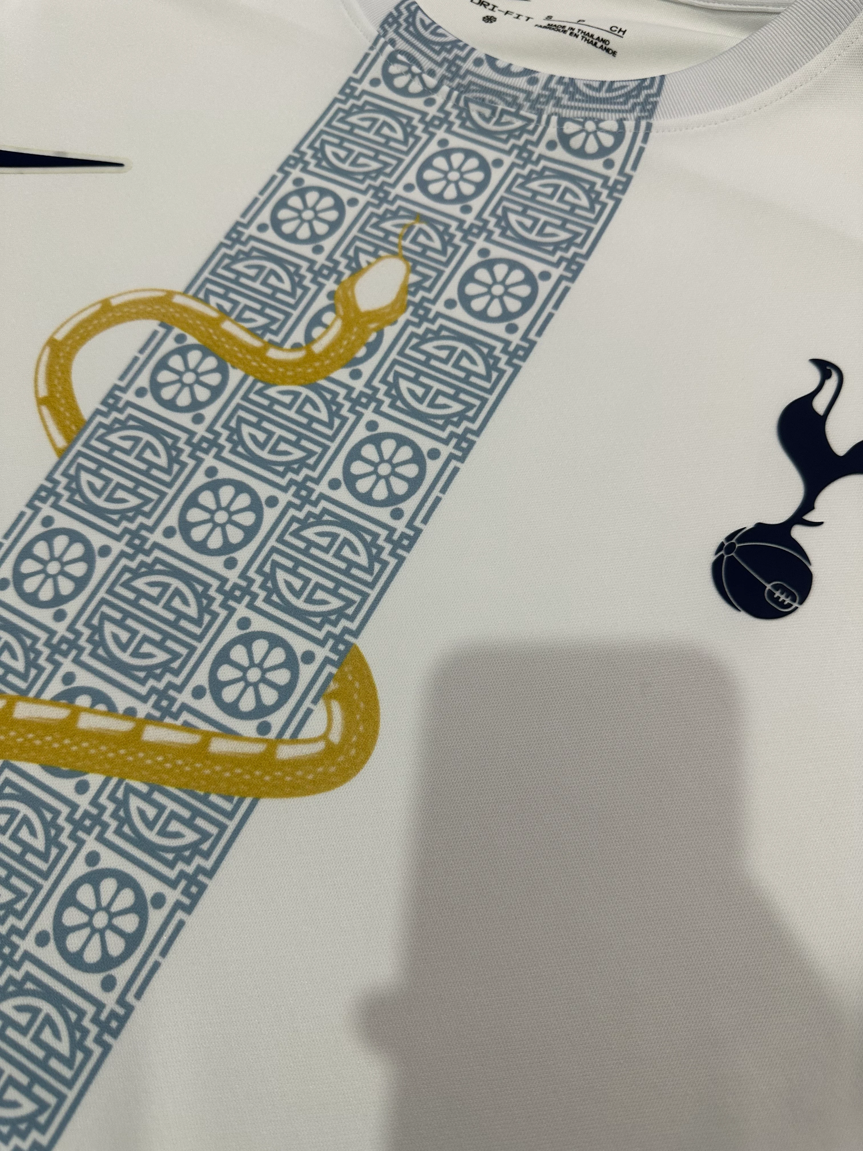 2025–26 Tottenham Hotspur Limited Edition Jersey view 4
