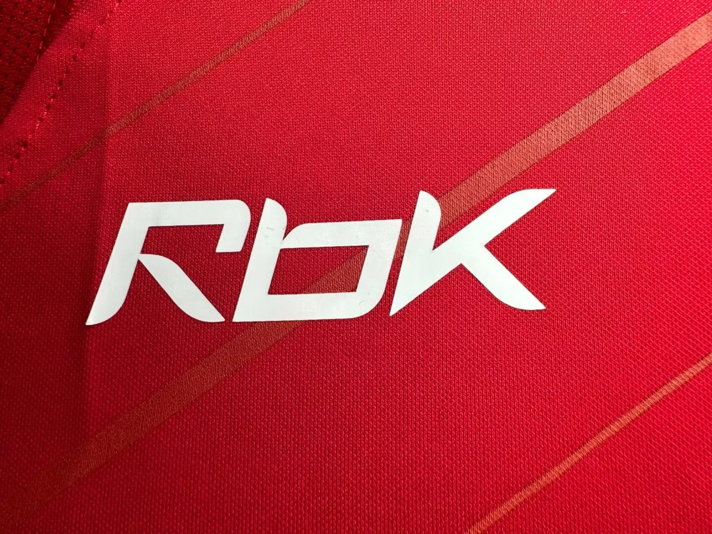 2005-06 Liverpool Home Retro Jersey view 3