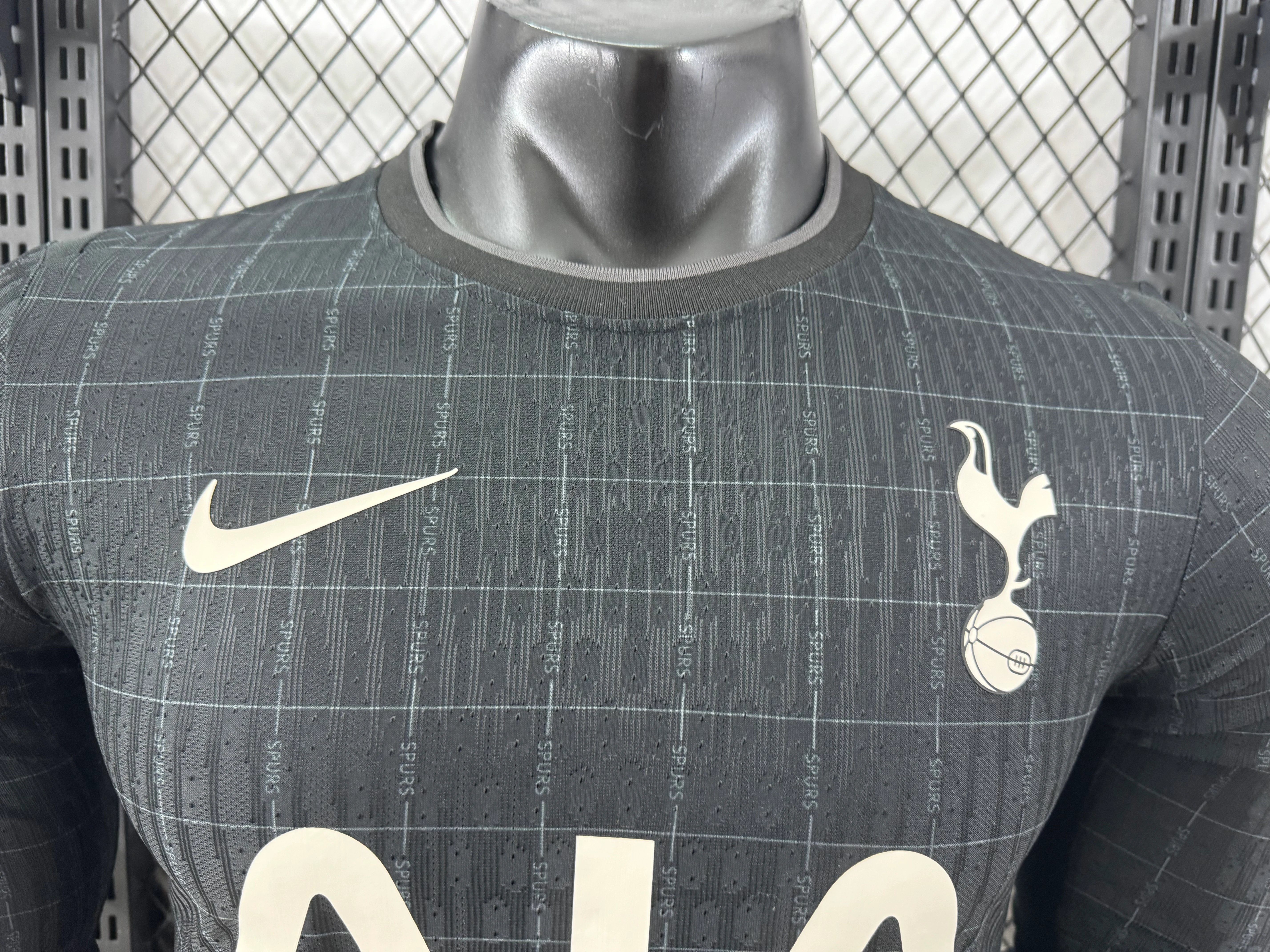 2025-26 Tottenham Hotspur Away Long-Sleeve Jersey – Player Version view 4