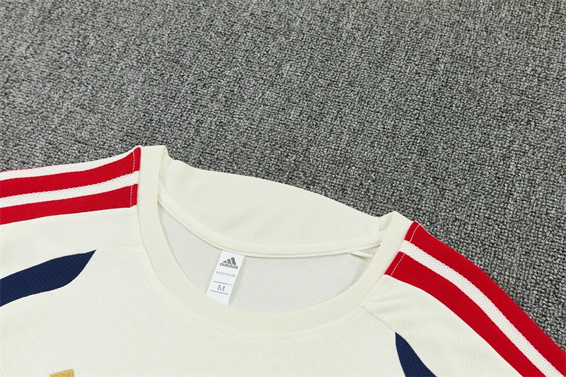2026-27 Bayern Munich Beige Short-Sleeve Training Jersey view 12