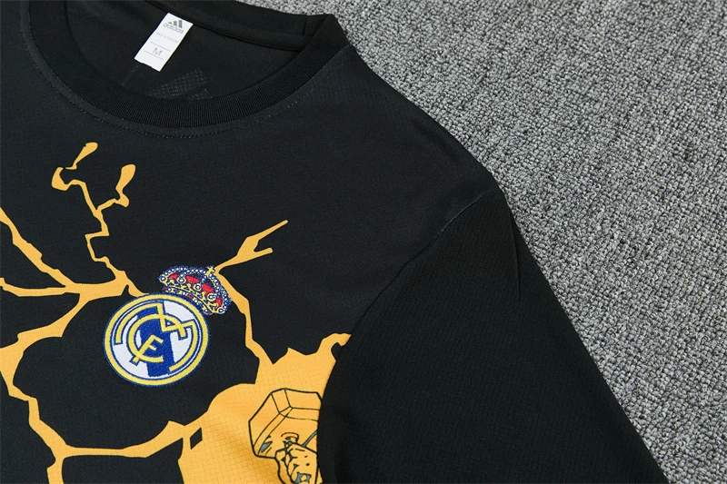 2025-26 Real Madrid Black Short-Sleeve Training Jersey view 10