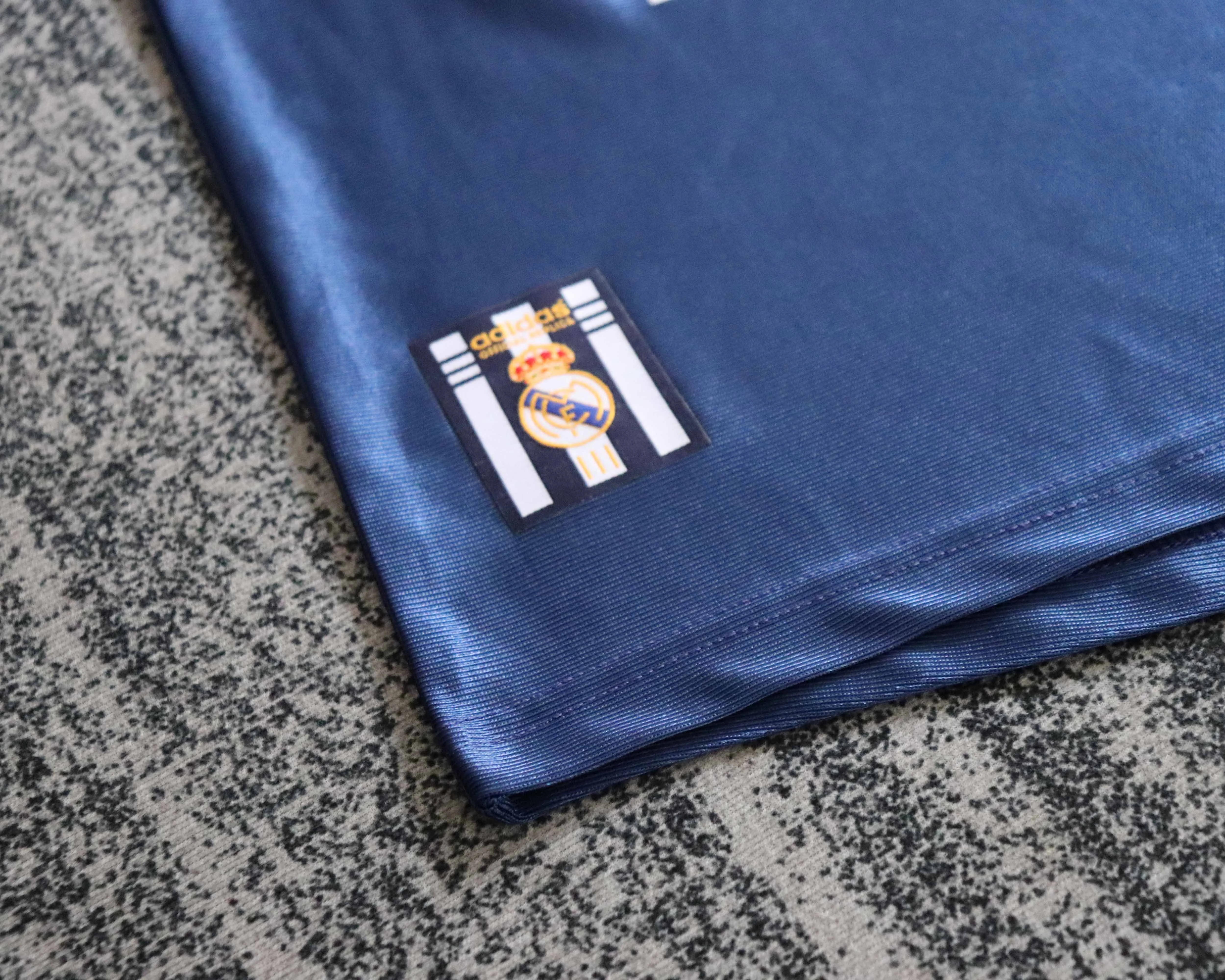 1998-00 Real Madrid Away Shirt - Kids Sizes view 3