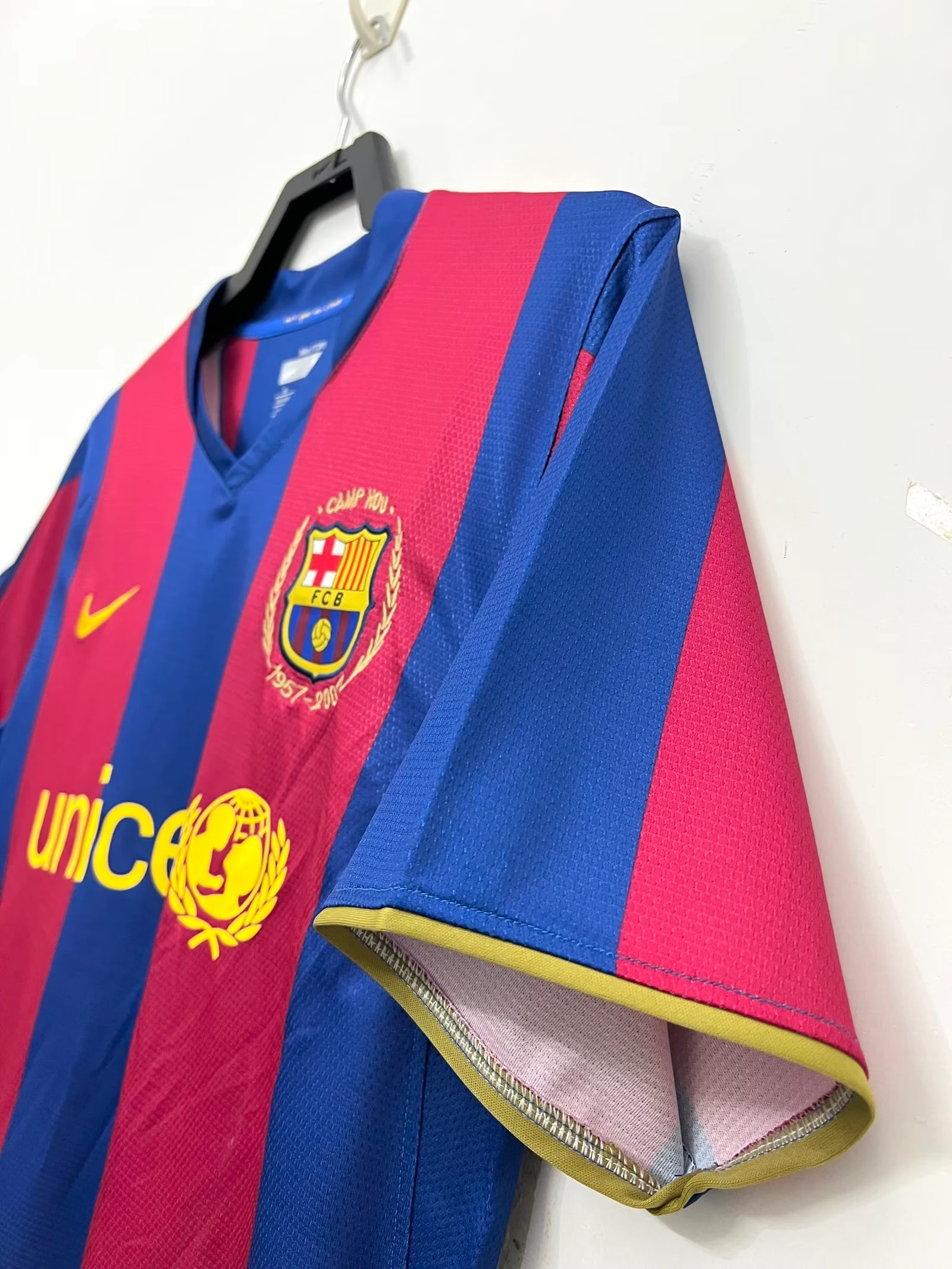 2007-08 Barcelona Home Retro Jersey view 6