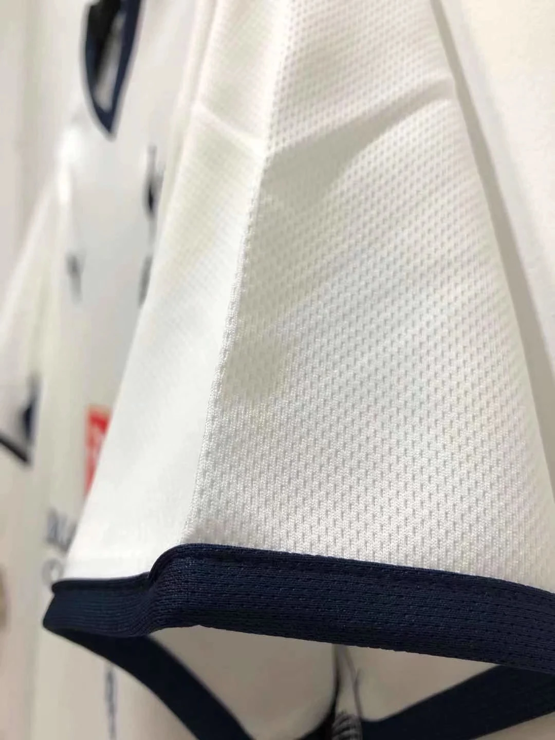 2008-09 Tottenham Hotspur Home Retro Jersey view 4