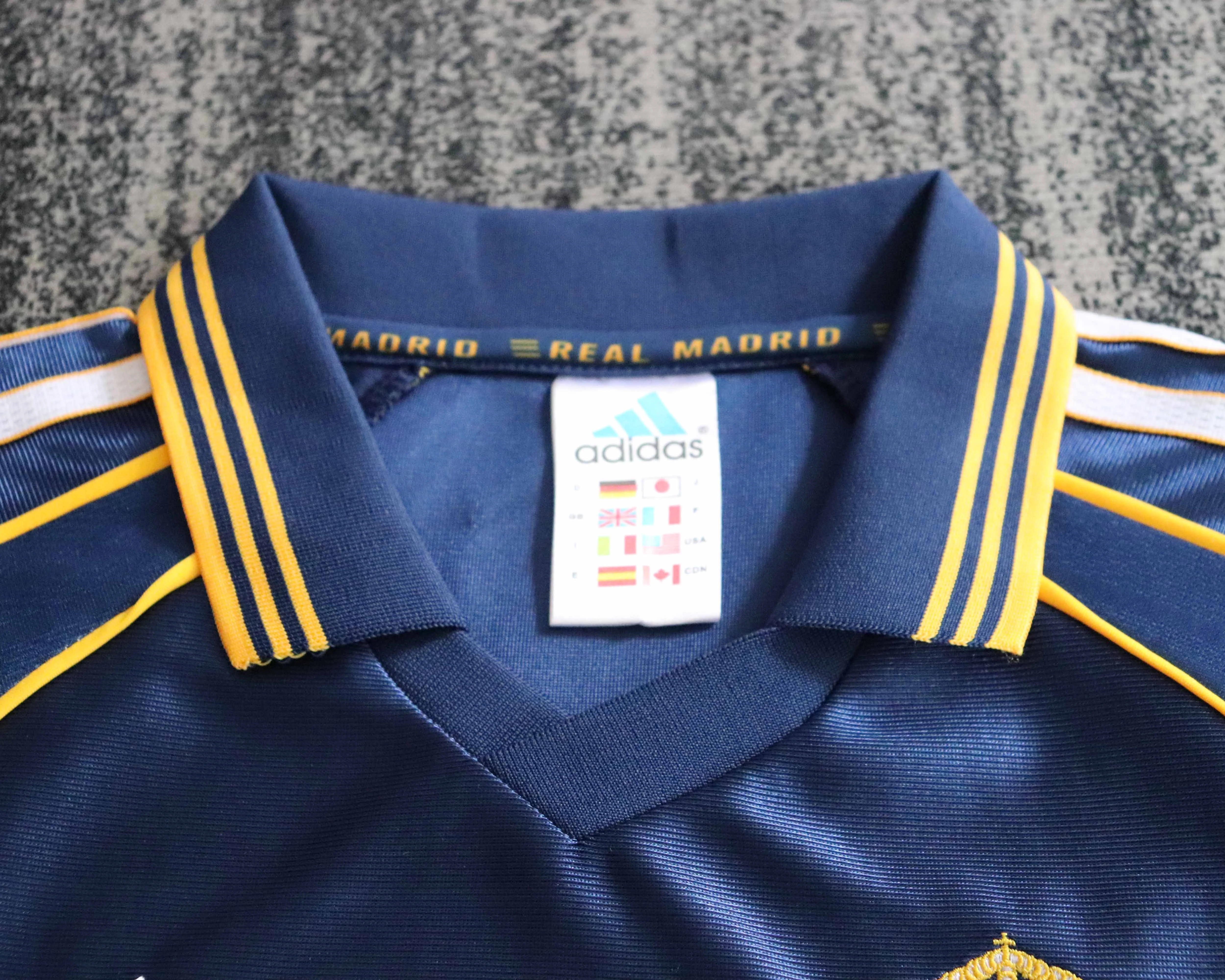 1998-00 Real Madrid Away Shirt - Kids Sizes view 6