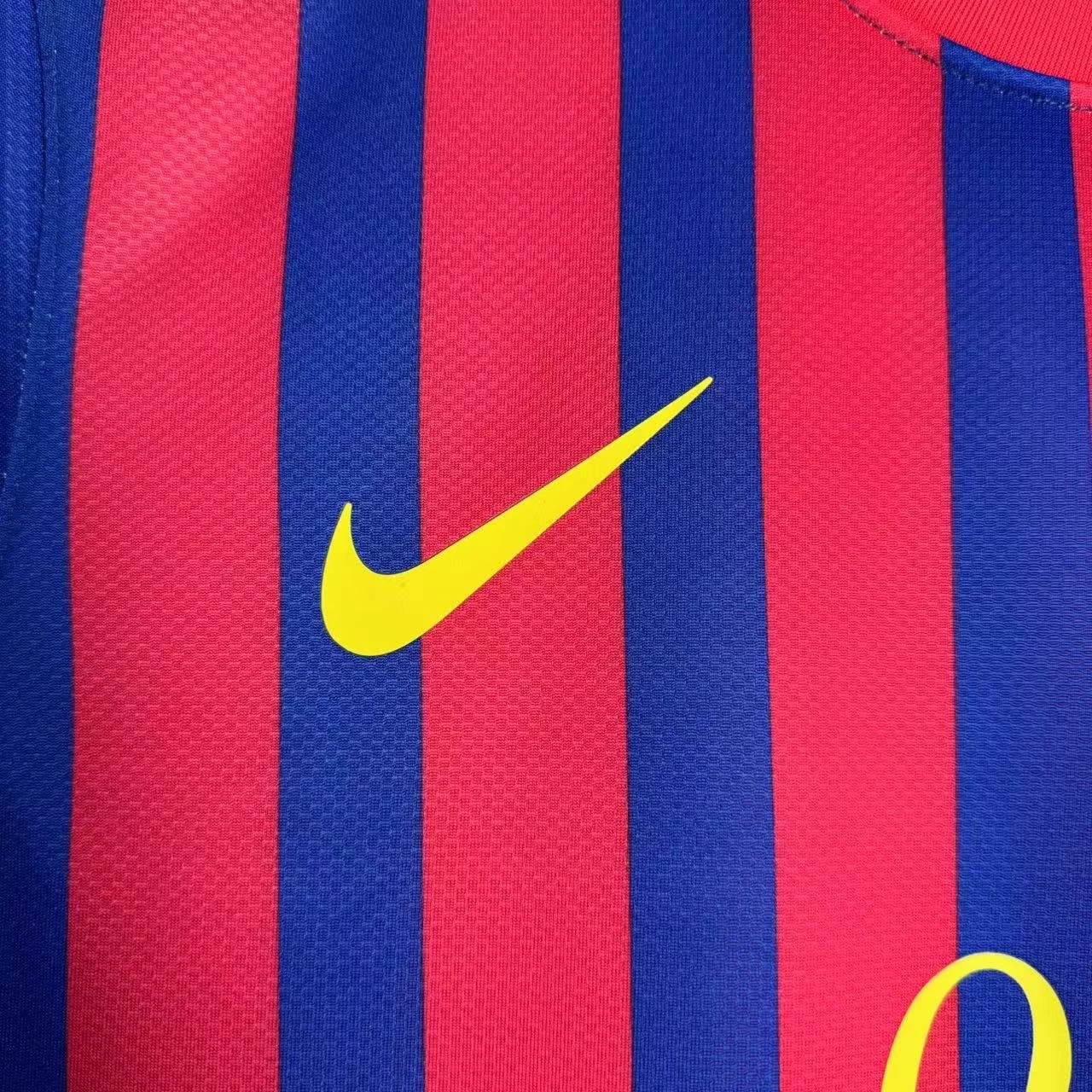 2011-12 Barcelona Home Retro Jersey view 9