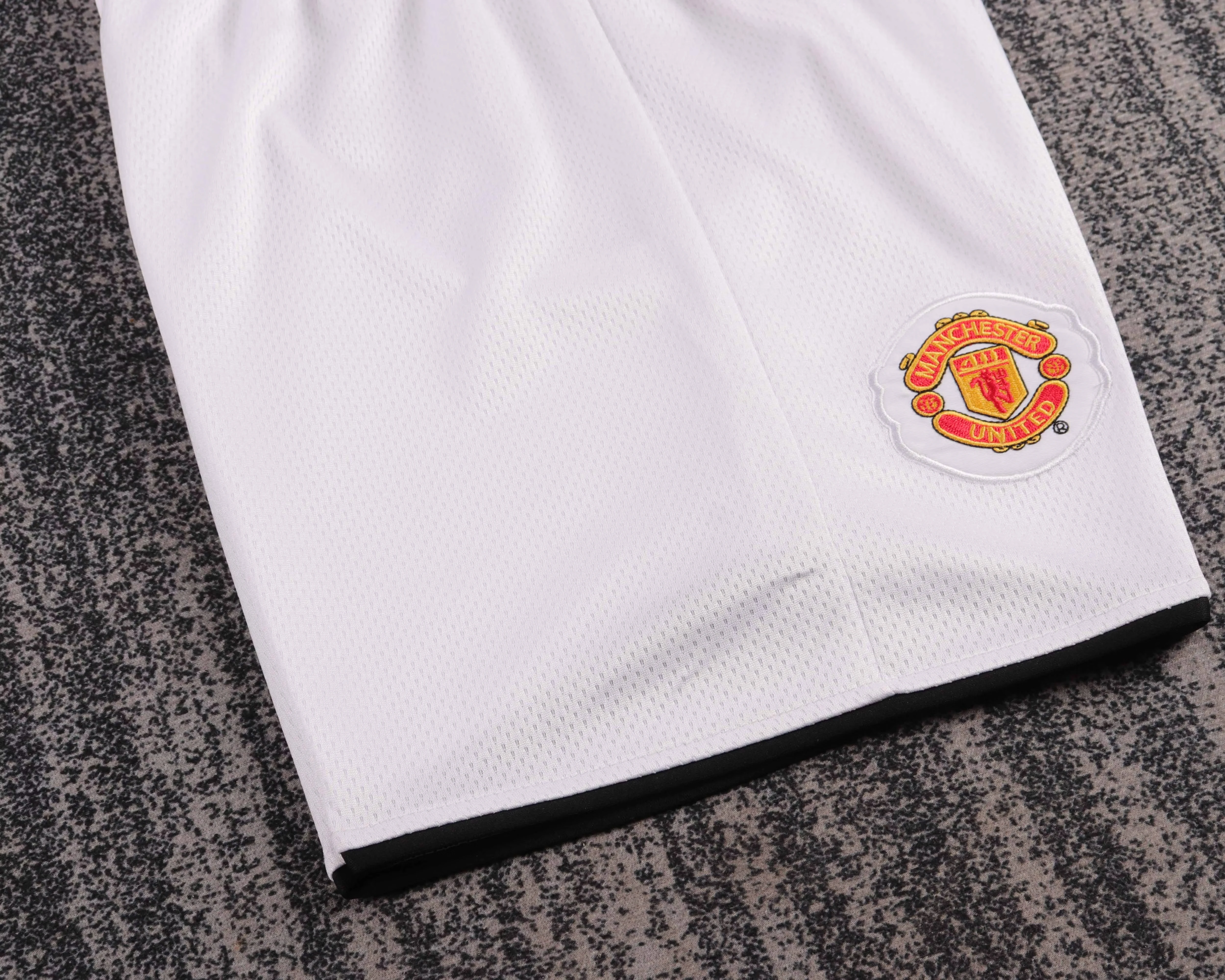 2007-08 Manchester United Home League Edition Retro Shirt - Kids Size view 6