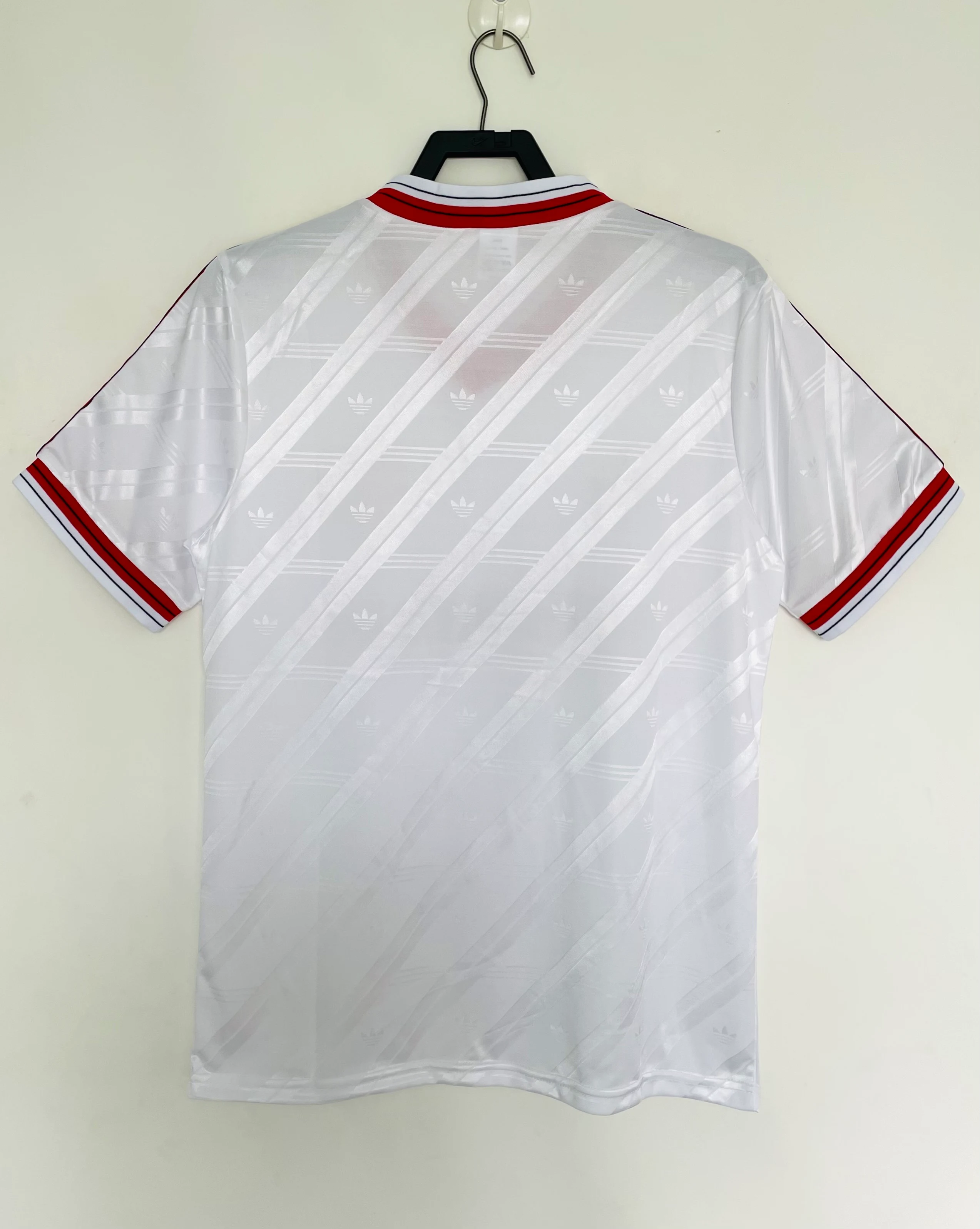 1986-88 Manchester United Away Retro Shirt view 2