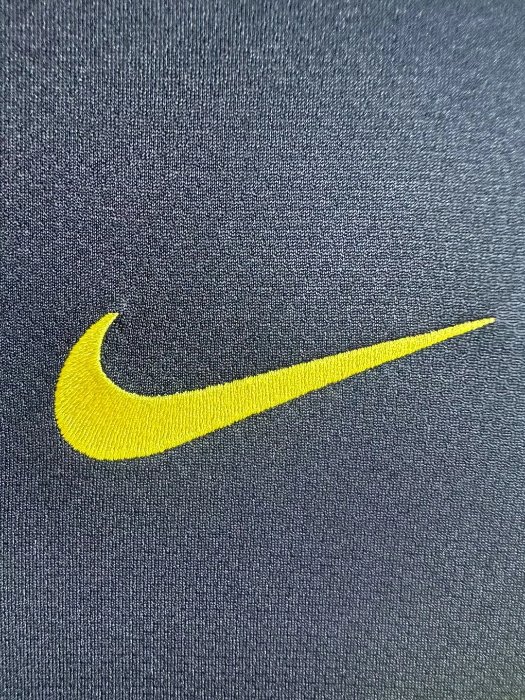 2011-12 Barcelona Away Retro Jersey view 6