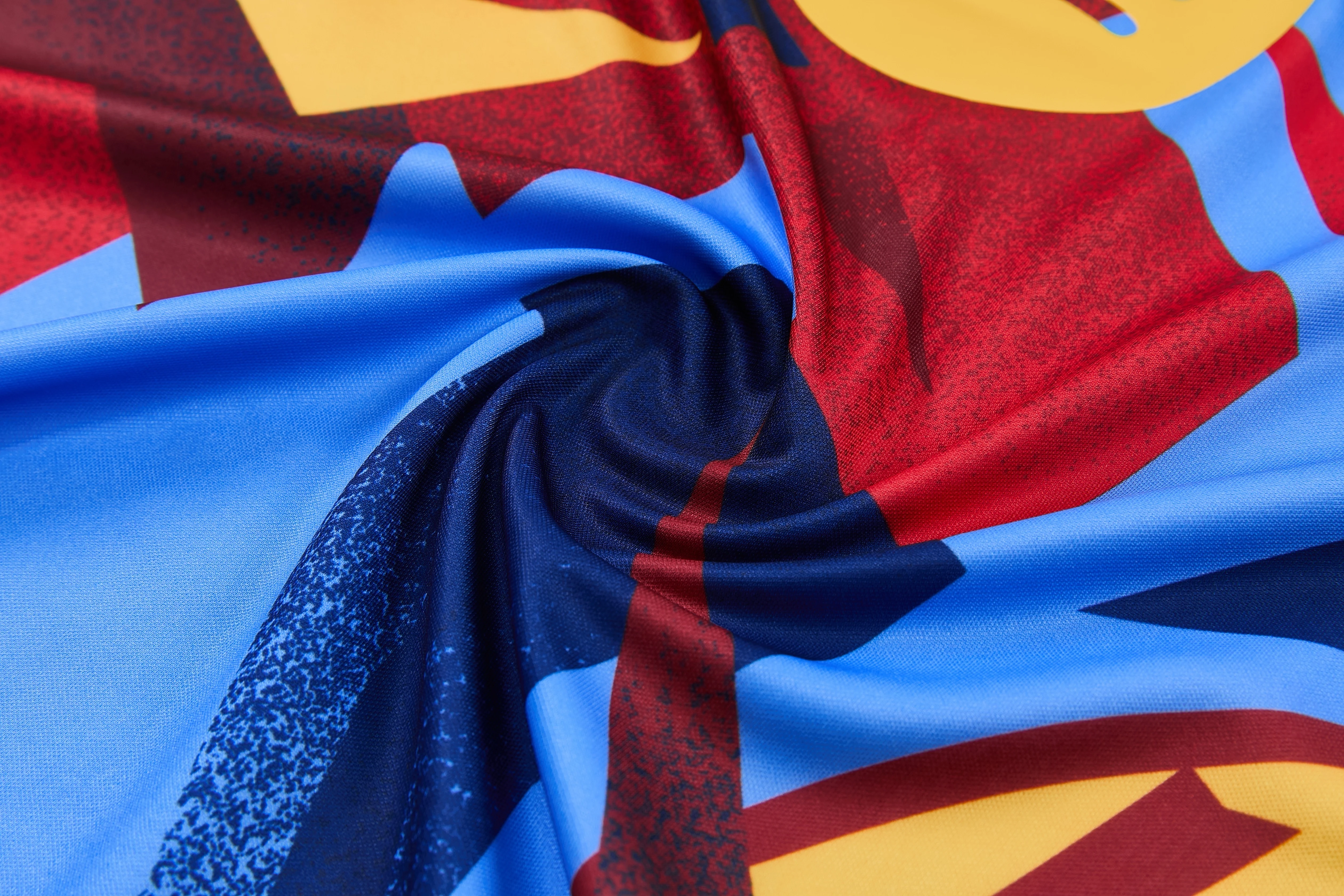 2025-26 Barcelona vest training jersey view 4