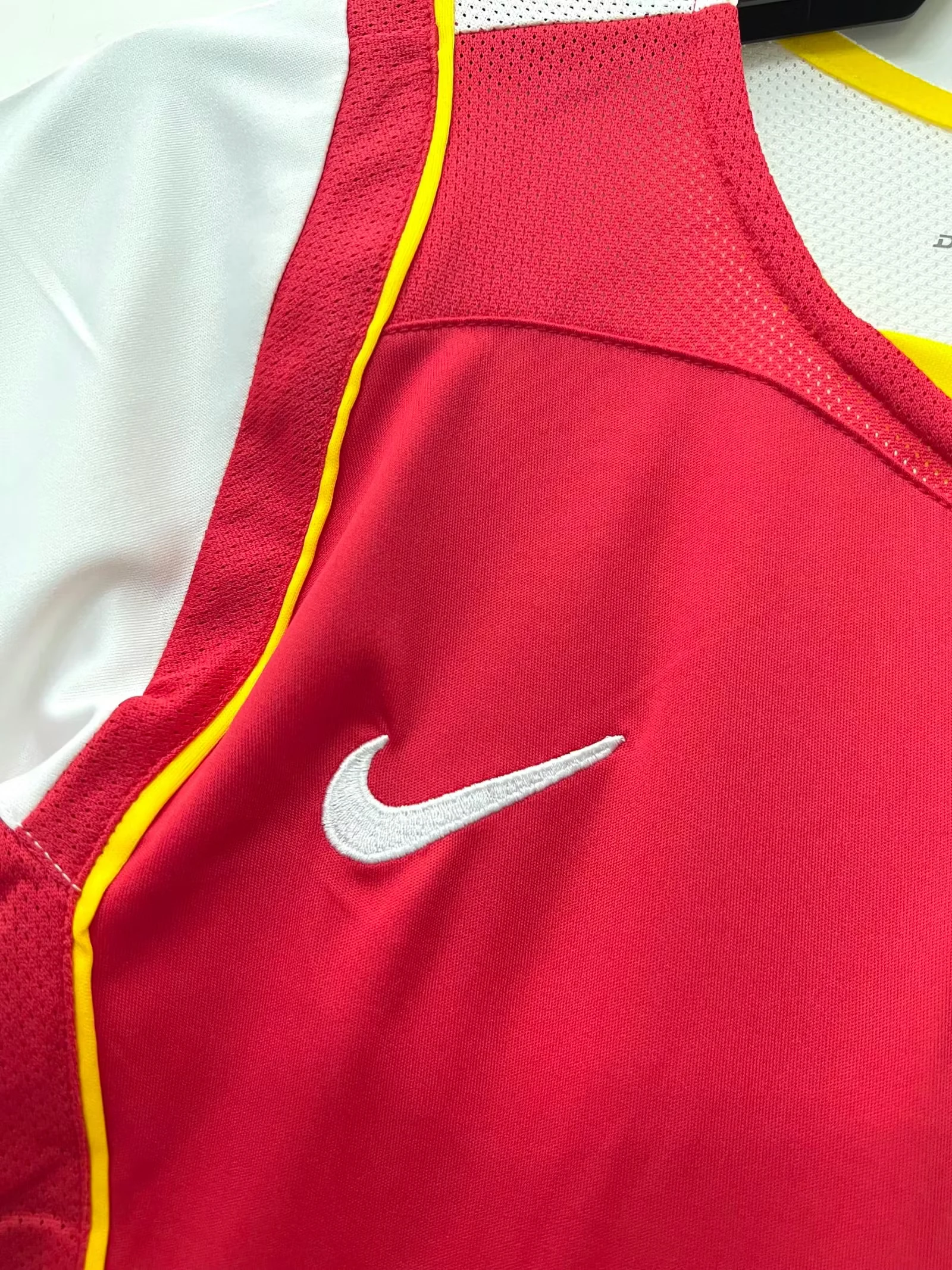 2004-05 Arsenal Home Retro Jersey view 9