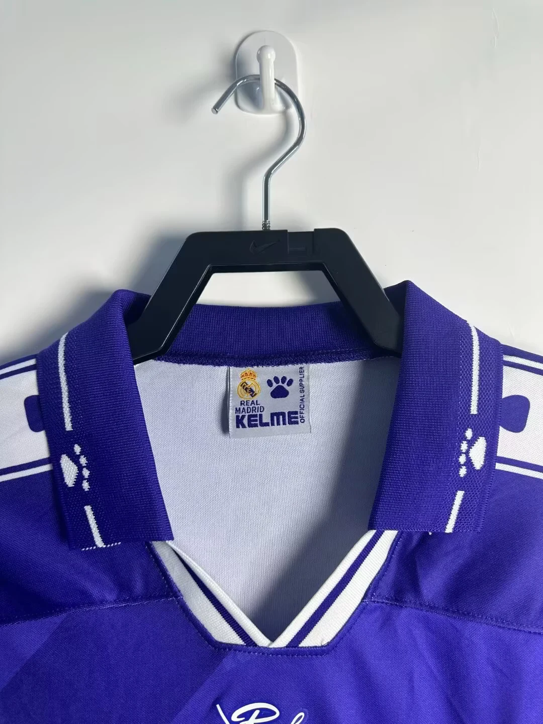 1994-96 Real Madrid Away Retro Jersey view 3