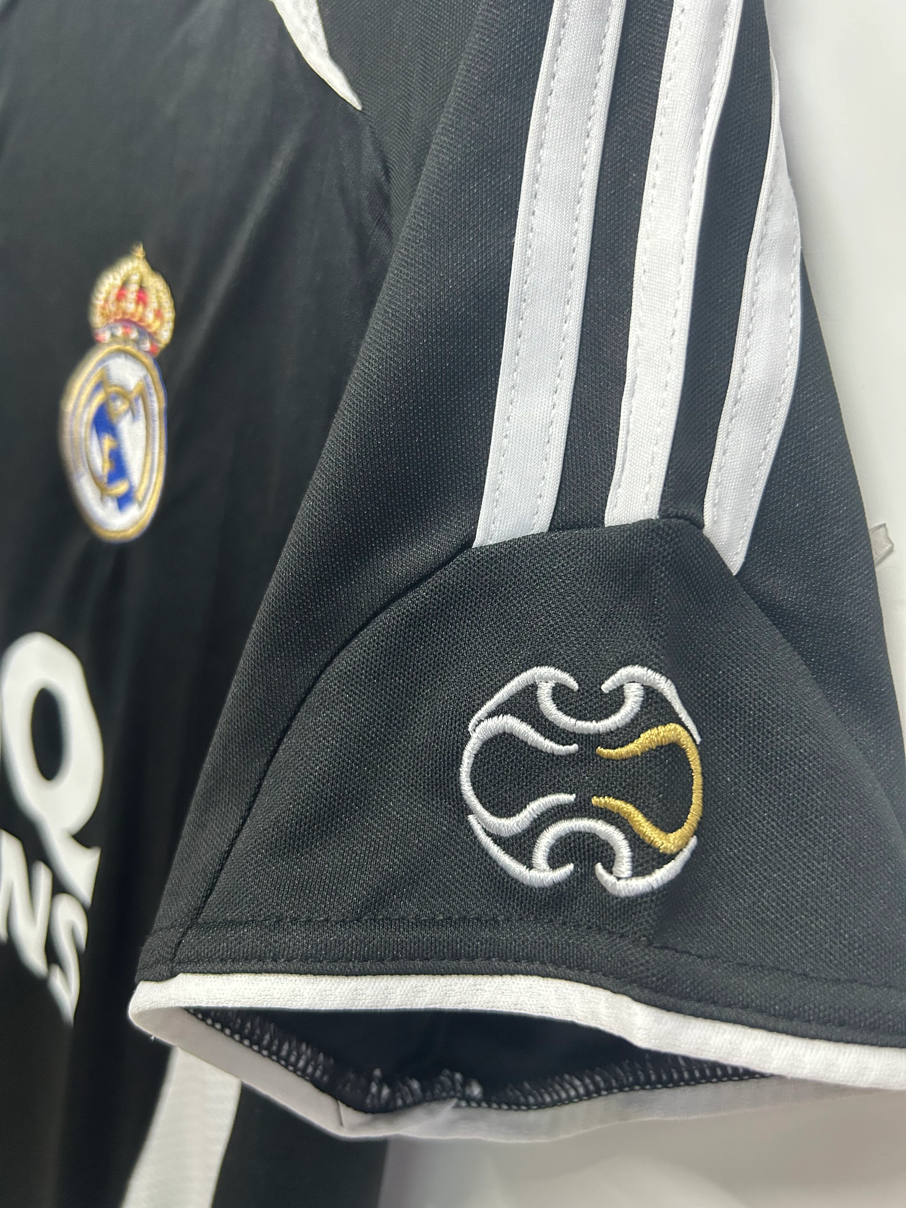 2006-07 Real Madrid Second Away Retro Jersey view 10