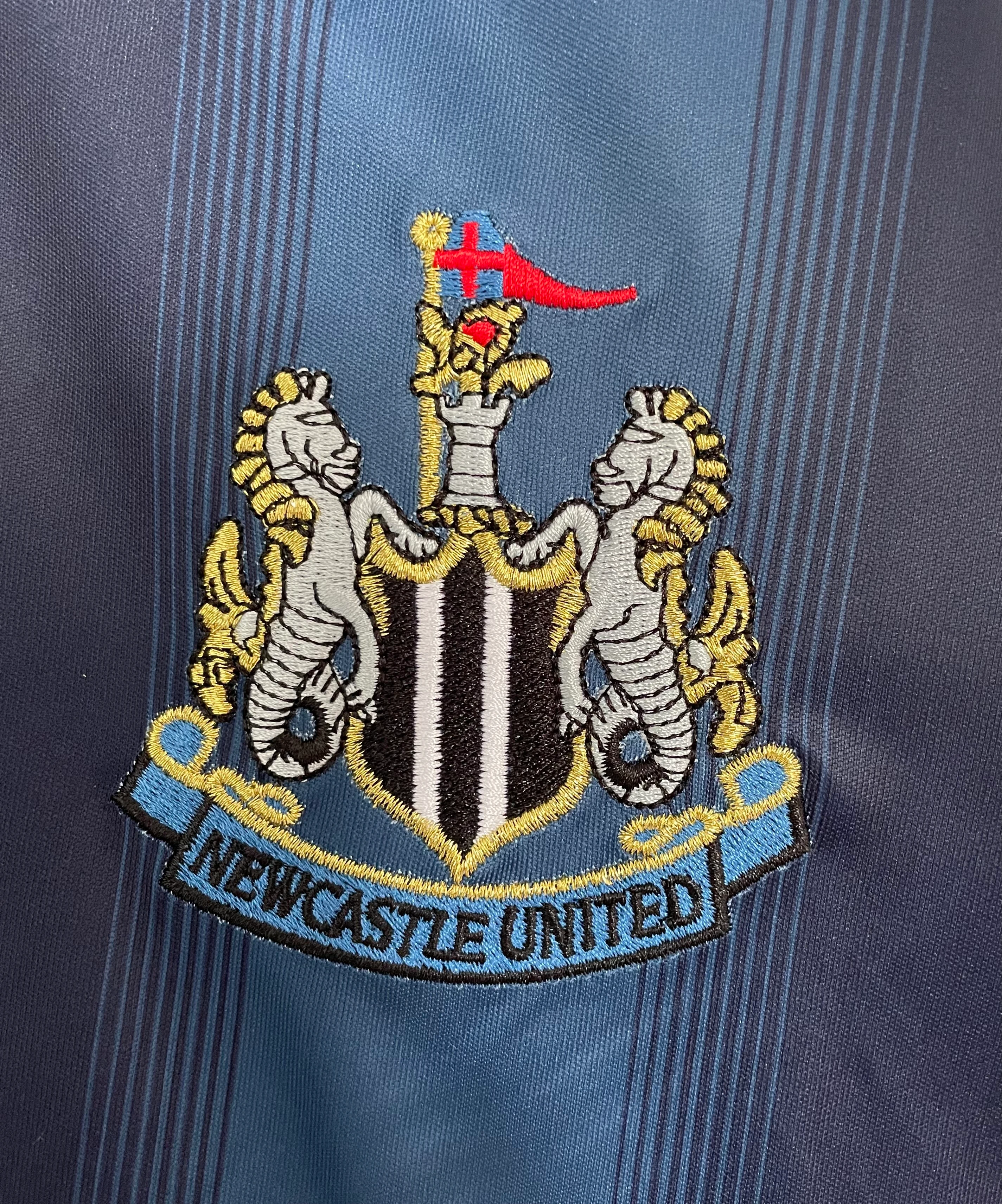 2004–05 Newcastle United Away Retro Jersey view 6