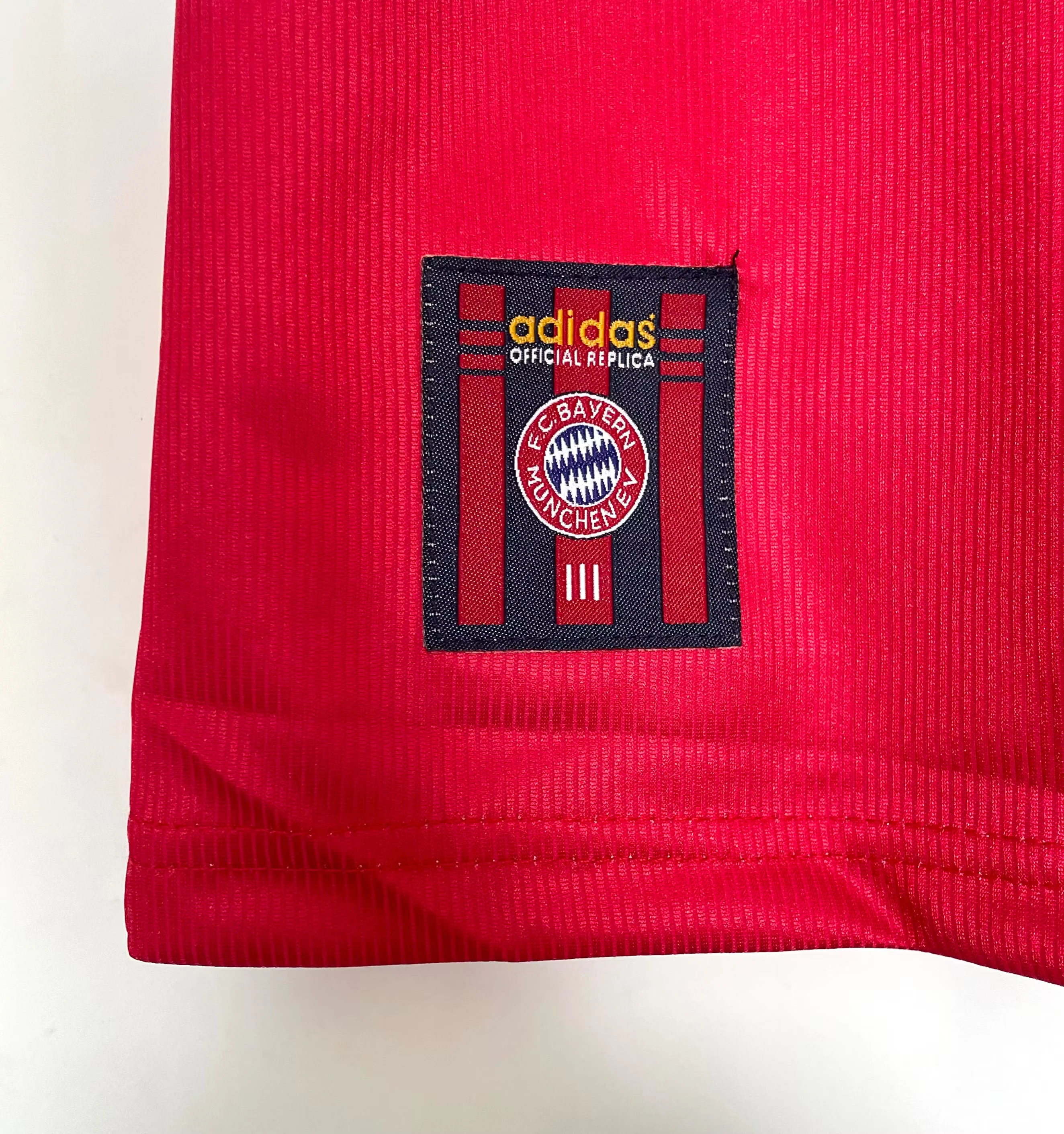 1998-00 Bayern away retro jersey view 3
