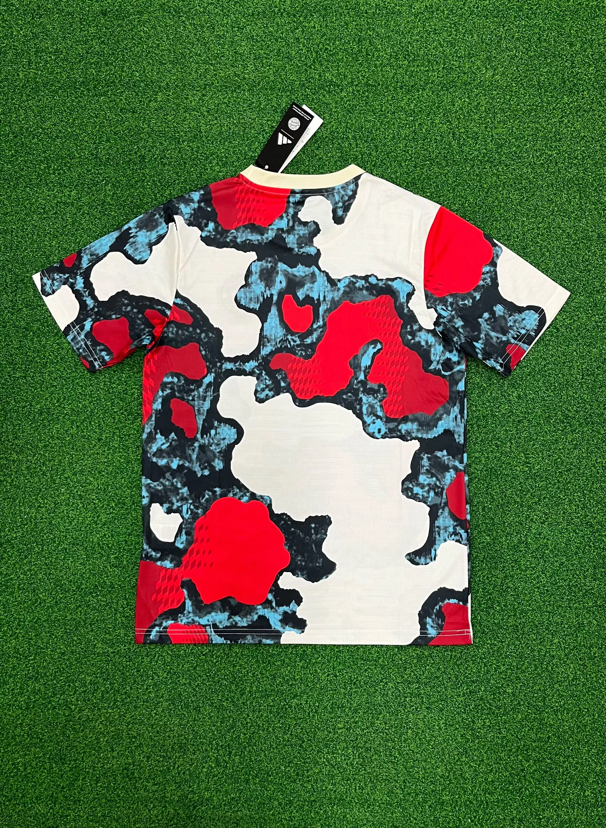 2025-26 Bayern training jersey view 2