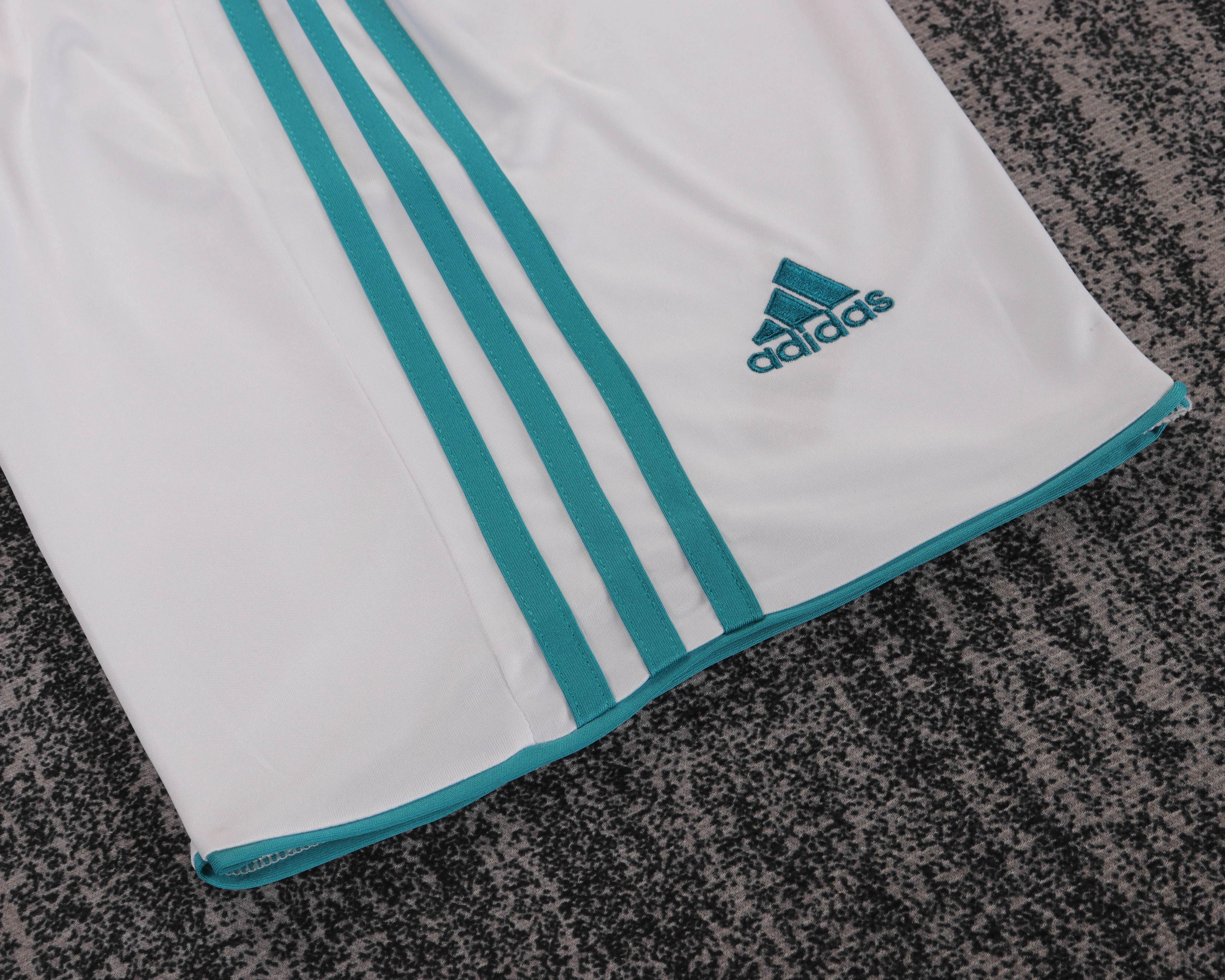 2017-18 Real Madrid Home Retro Shirt - Kids Sizes view 6