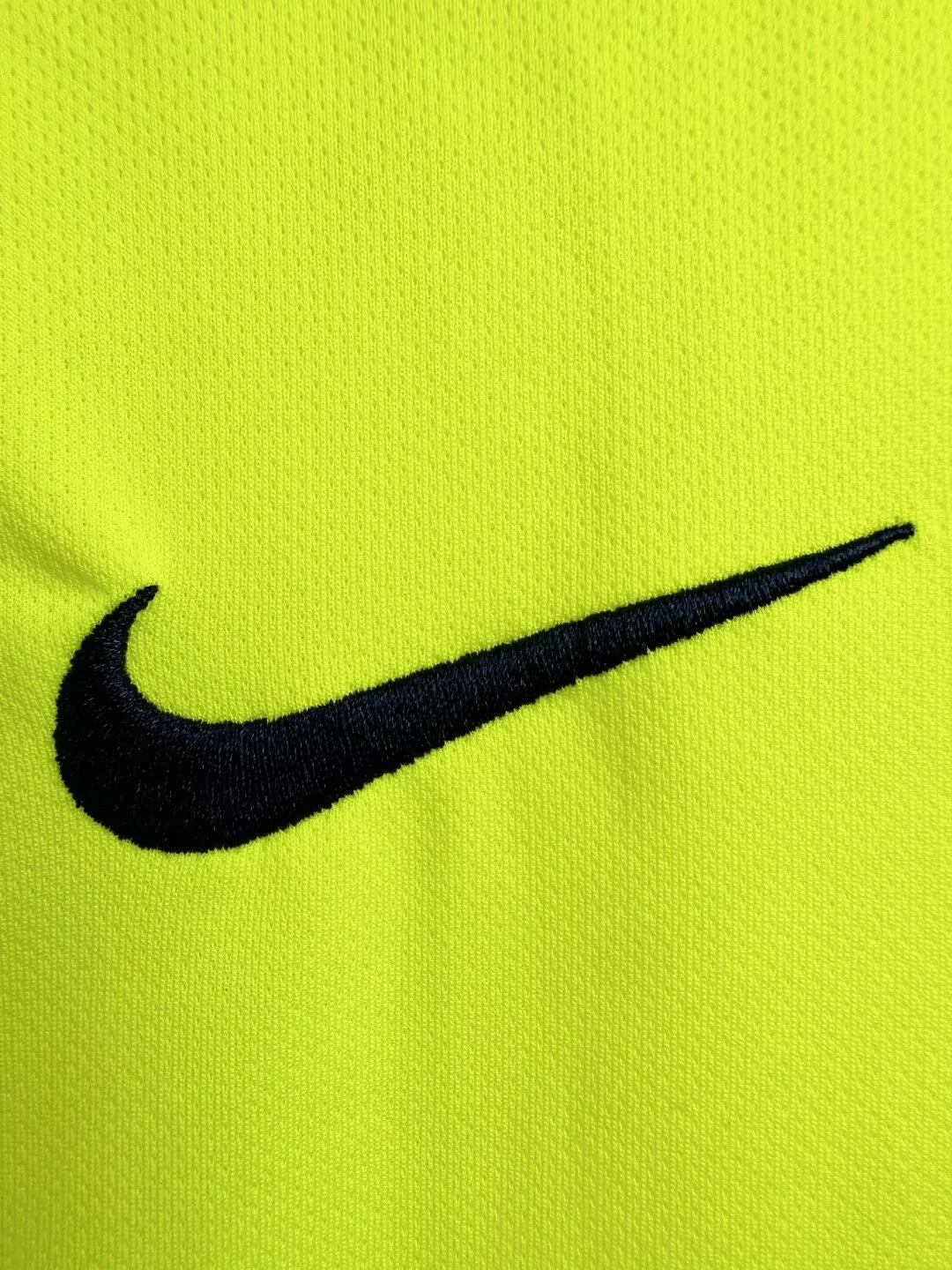 2005-06 Barcelona Away Long Sleeve Retro Jersey view 4