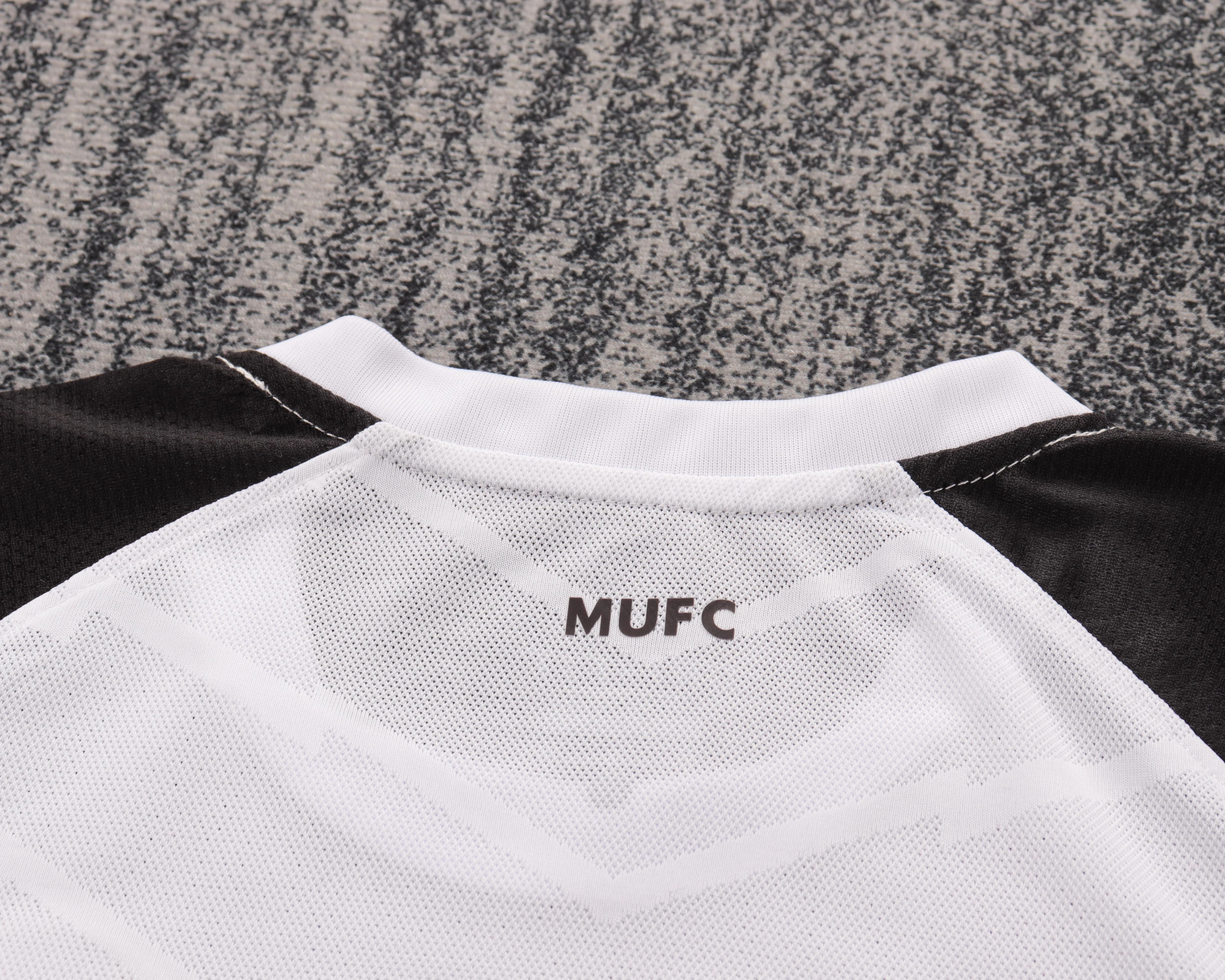2011-12 Manchester United Away Champions League Retro Shirt - Kids Sizes view 9