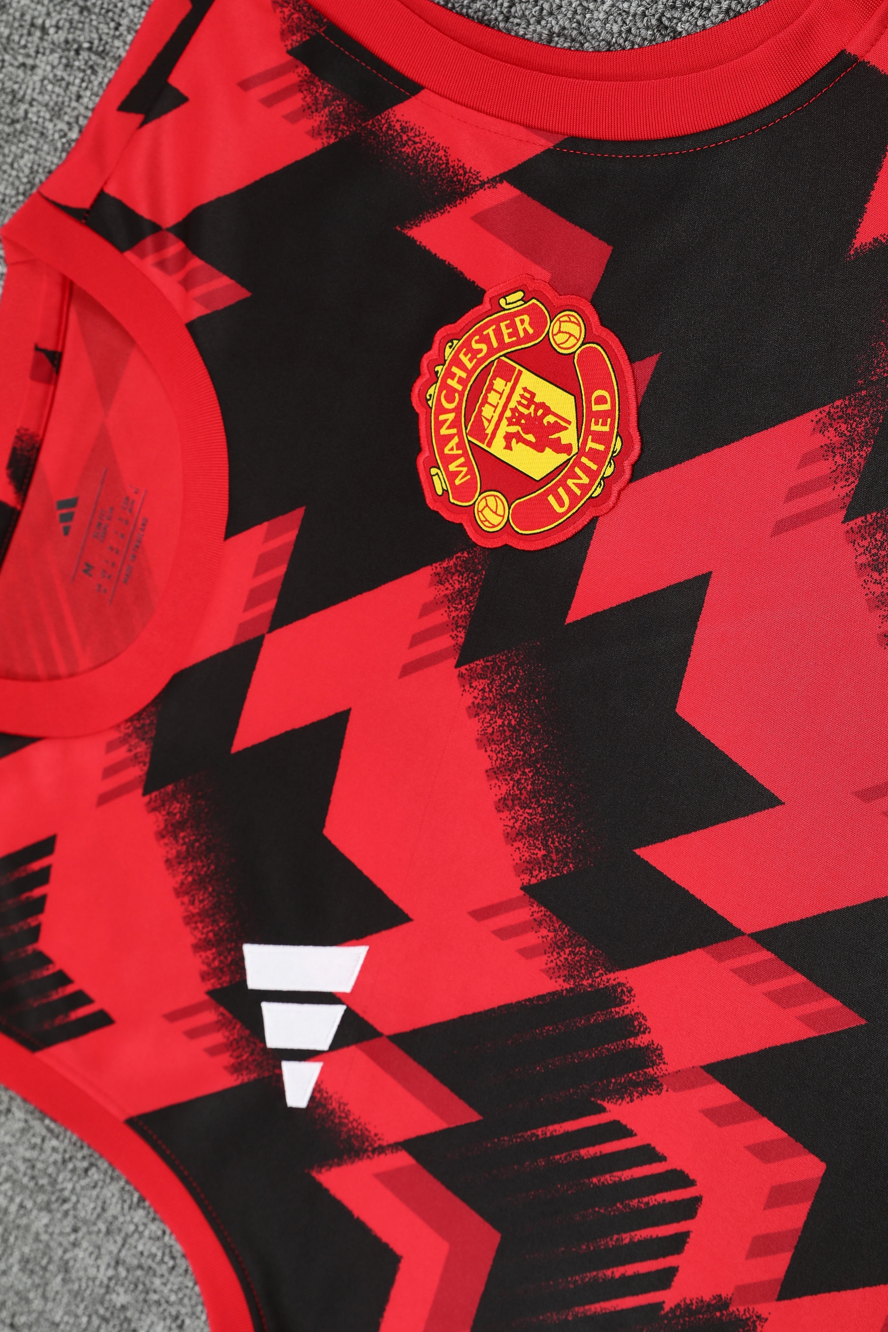 2025-26 Manchester United training vest jersey view 7