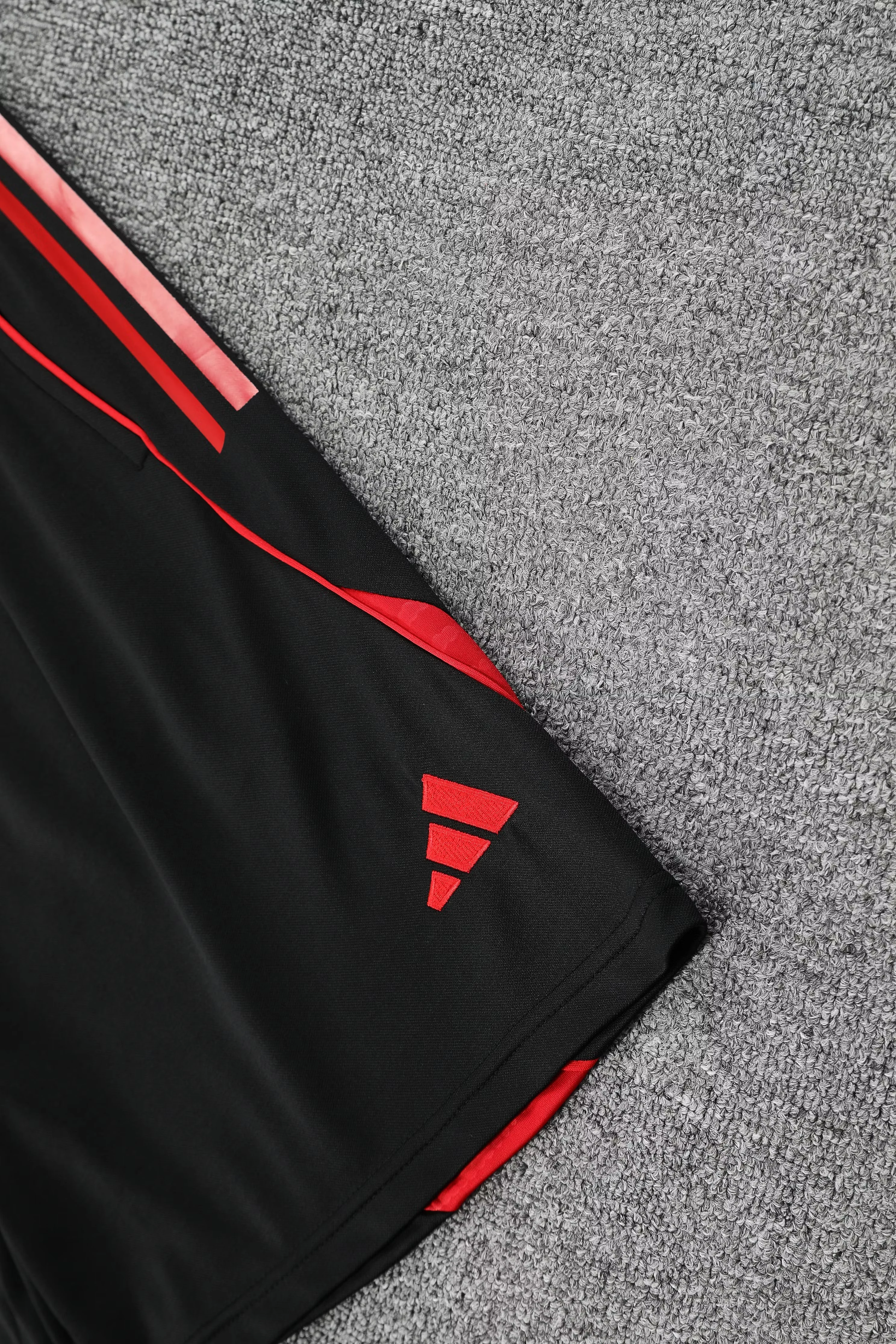 2025-26 Manchester United training vest jersey view 11