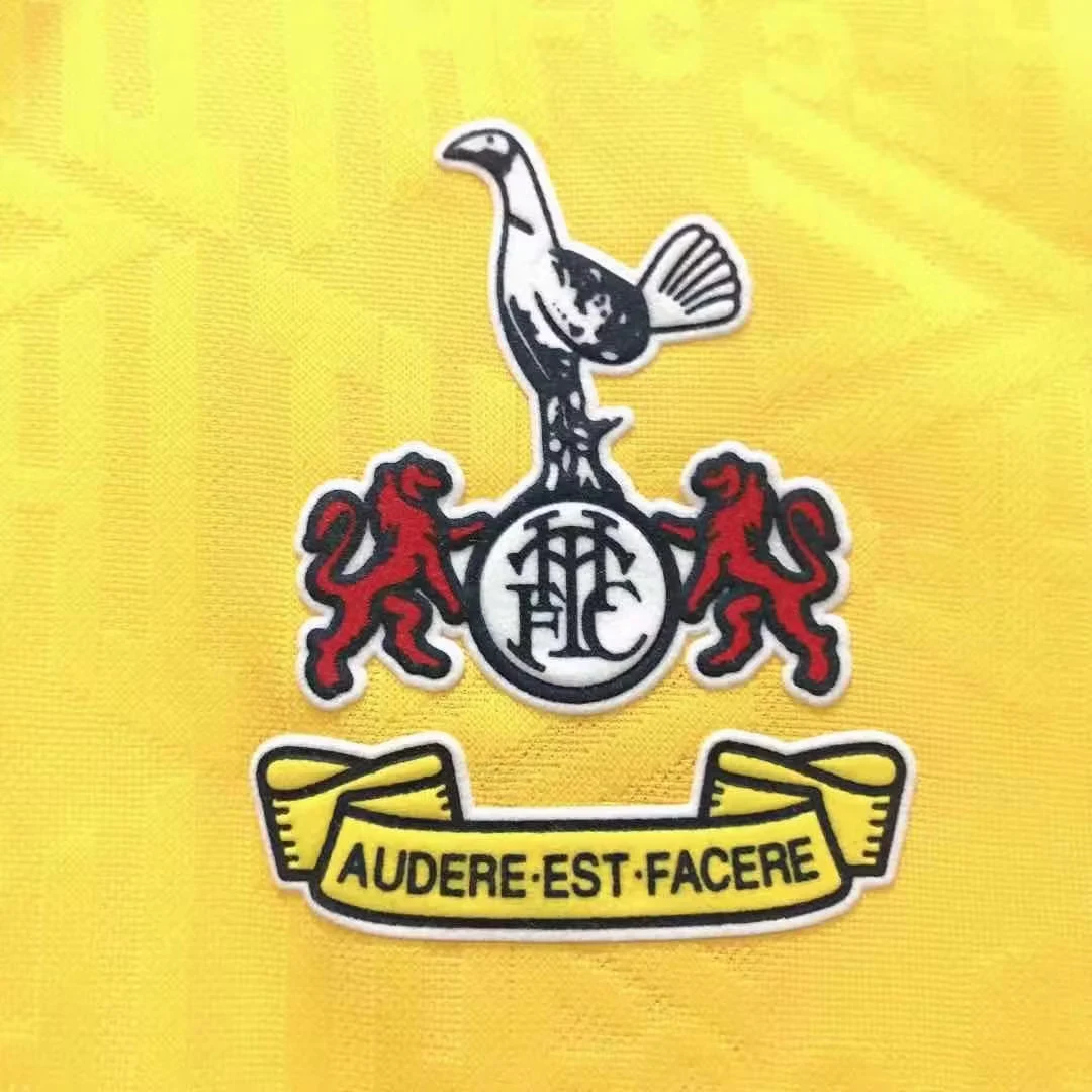 1992-94 Tottenham Hotspur Away Retro Kit view 6