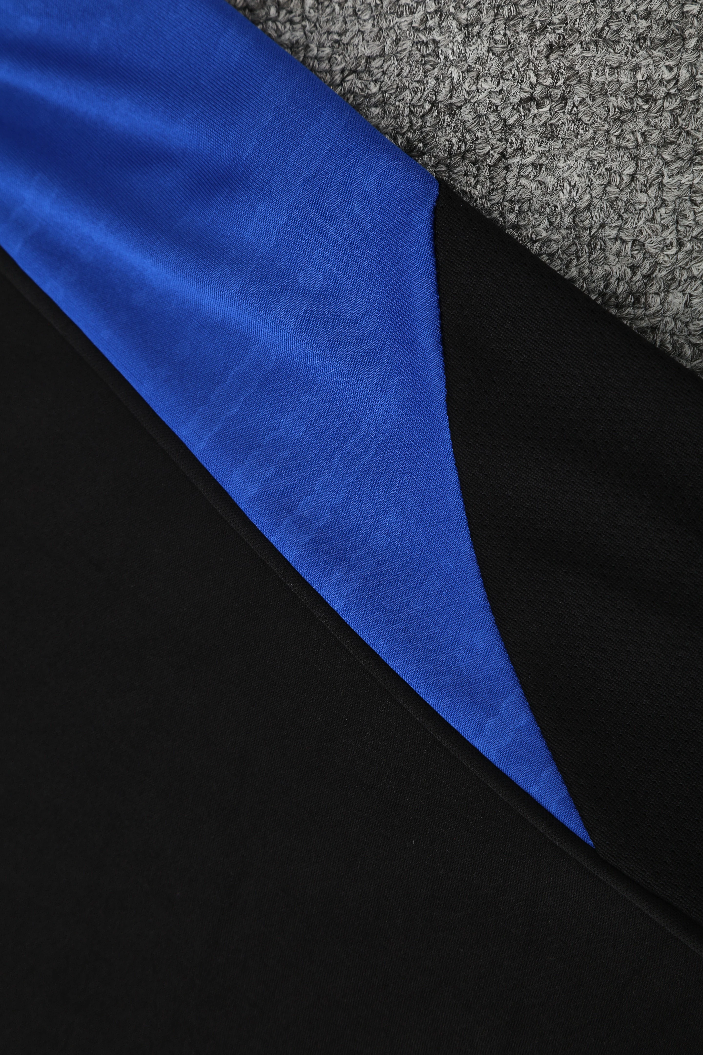 2025-26 Manchester United training vest jersey view 7