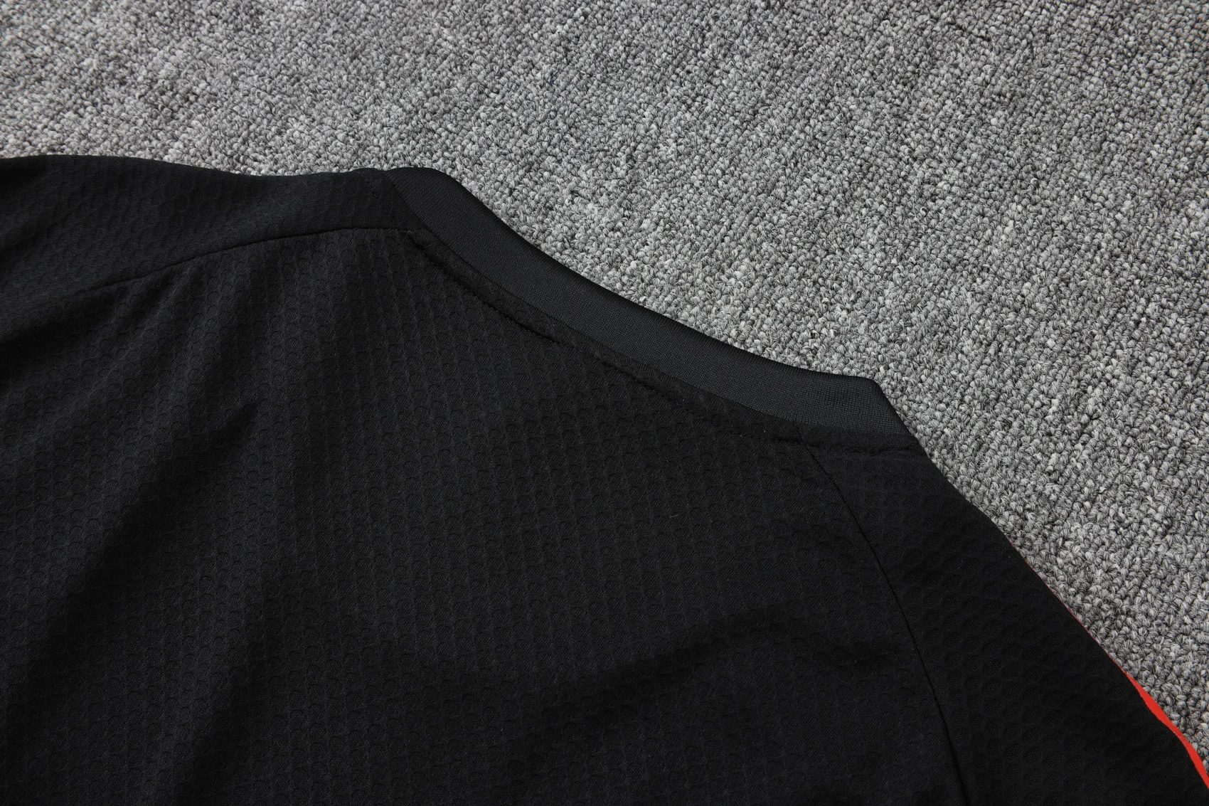 2025-26 season Bayern Munich black short-sleeved training kit view 4