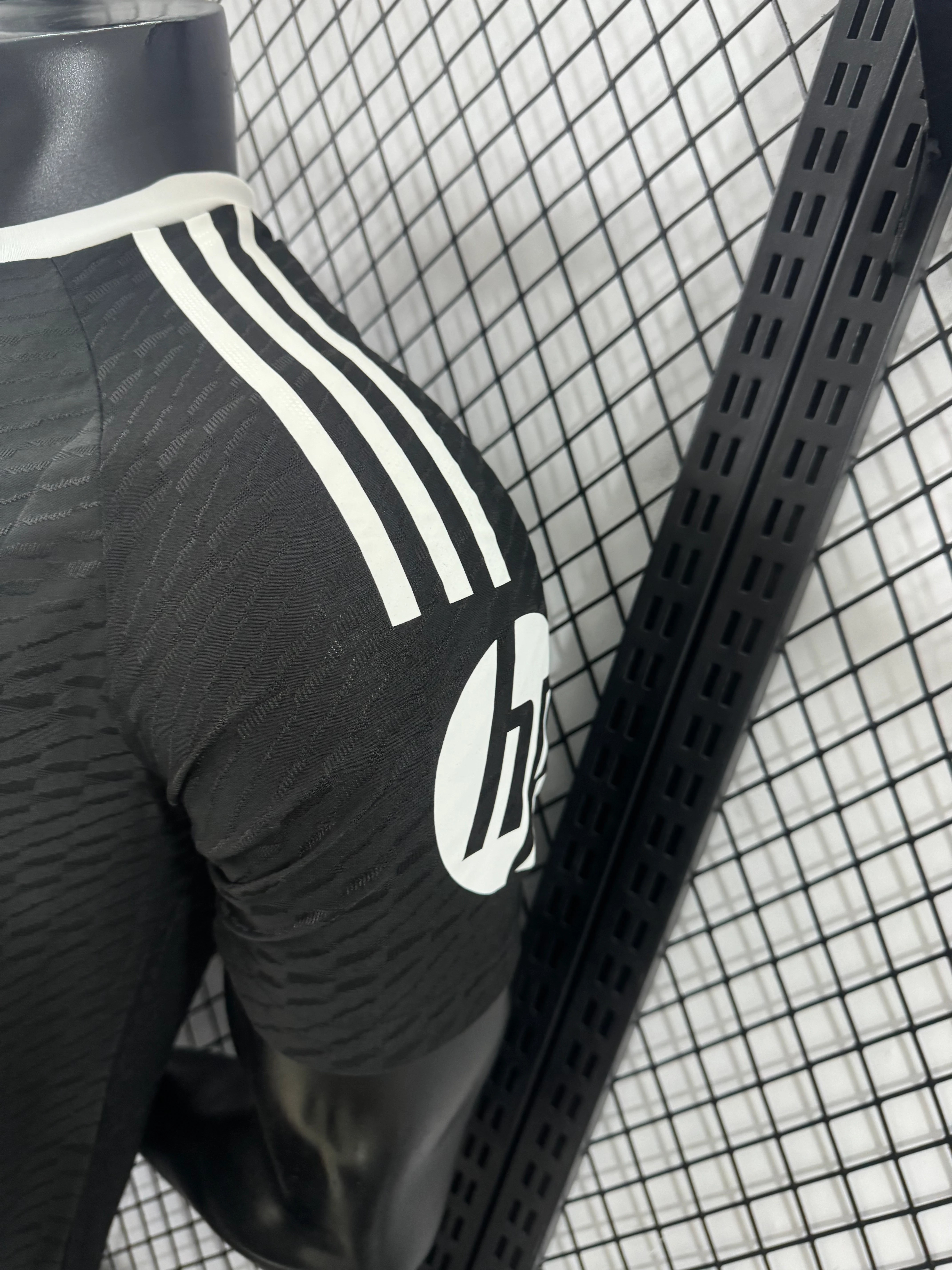 2025-26 Real Madrid Goalkeeper Jersey – Player Version view 7